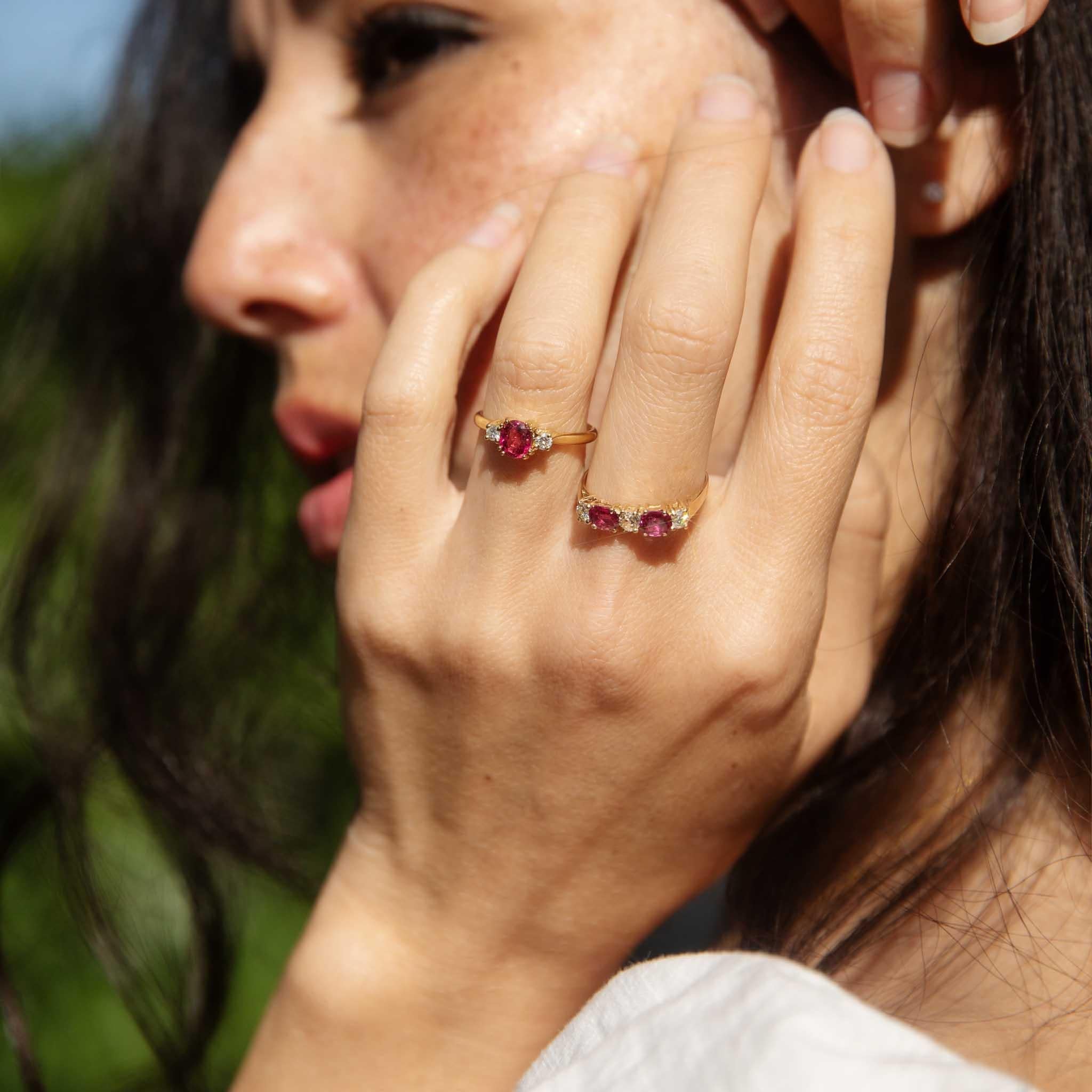 Contemporary 0.69ct Pink Tourmaline & Diamond Ring 18 Carat Gold For Sale 8