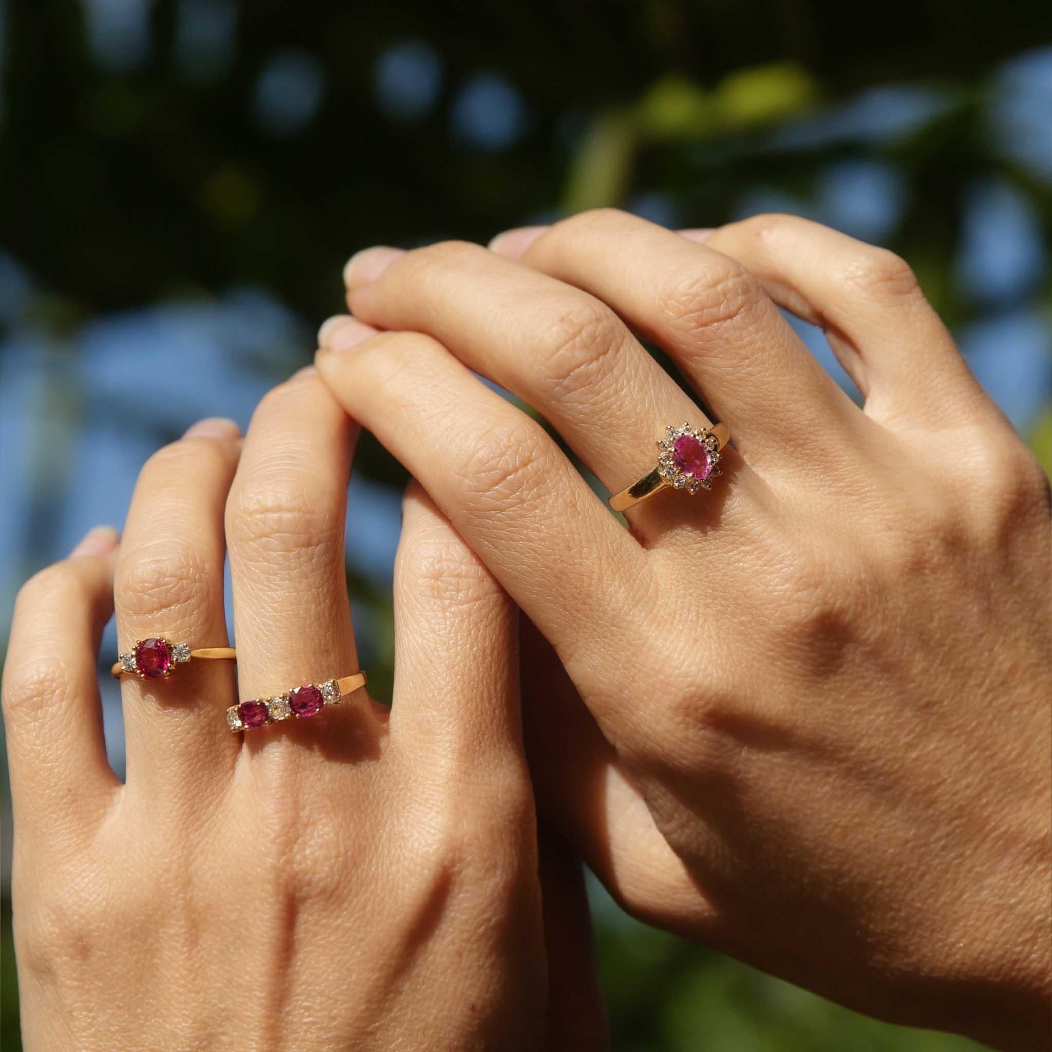 Contemporary 0.69ct Pink Tourmaline & Diamond Ring 18 Carat Gold For Sale 1