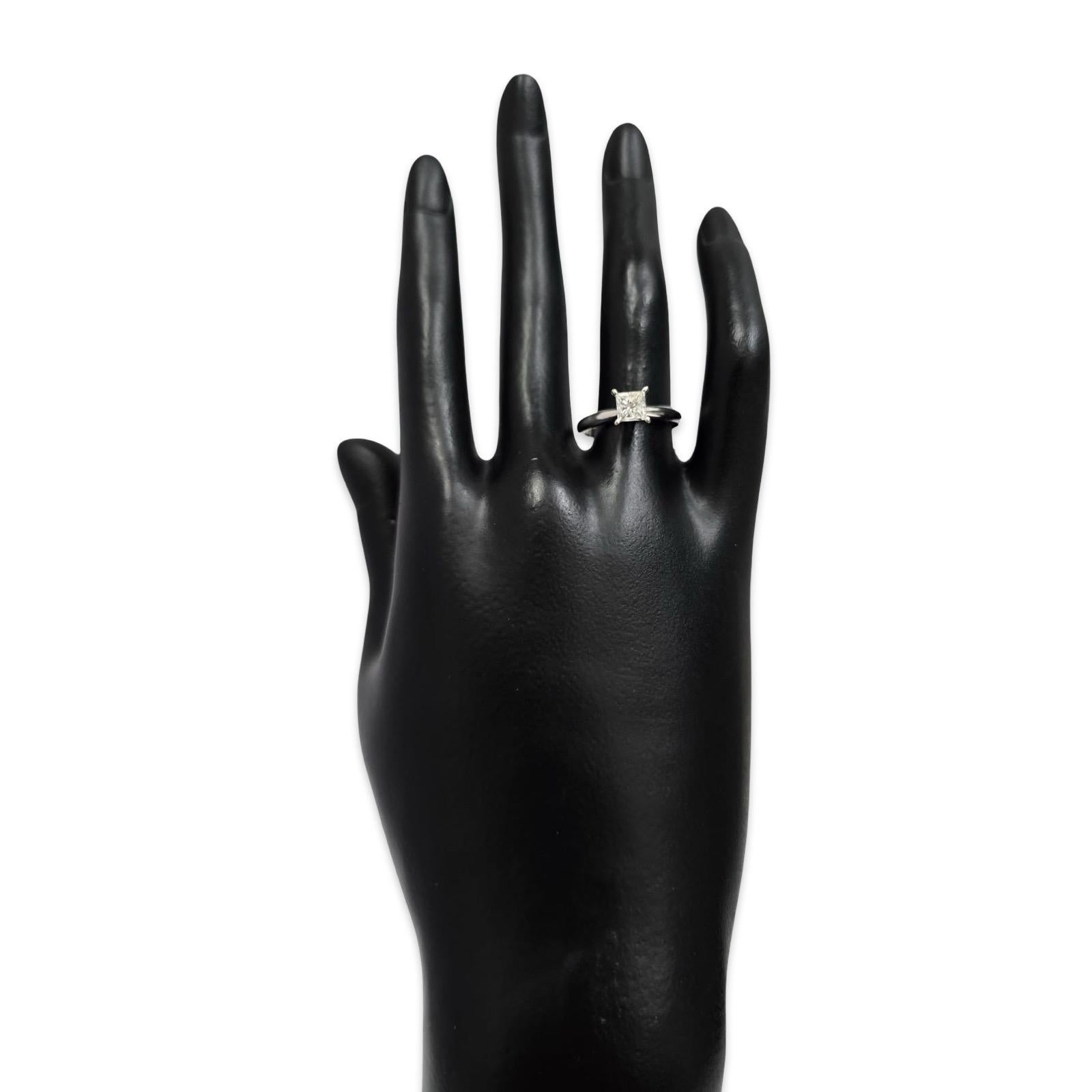 De las mujeres Anillo solitario contemporáneo de diamantes talla princesa de 0,70 ct en oro blanco de 14 quilates en venta