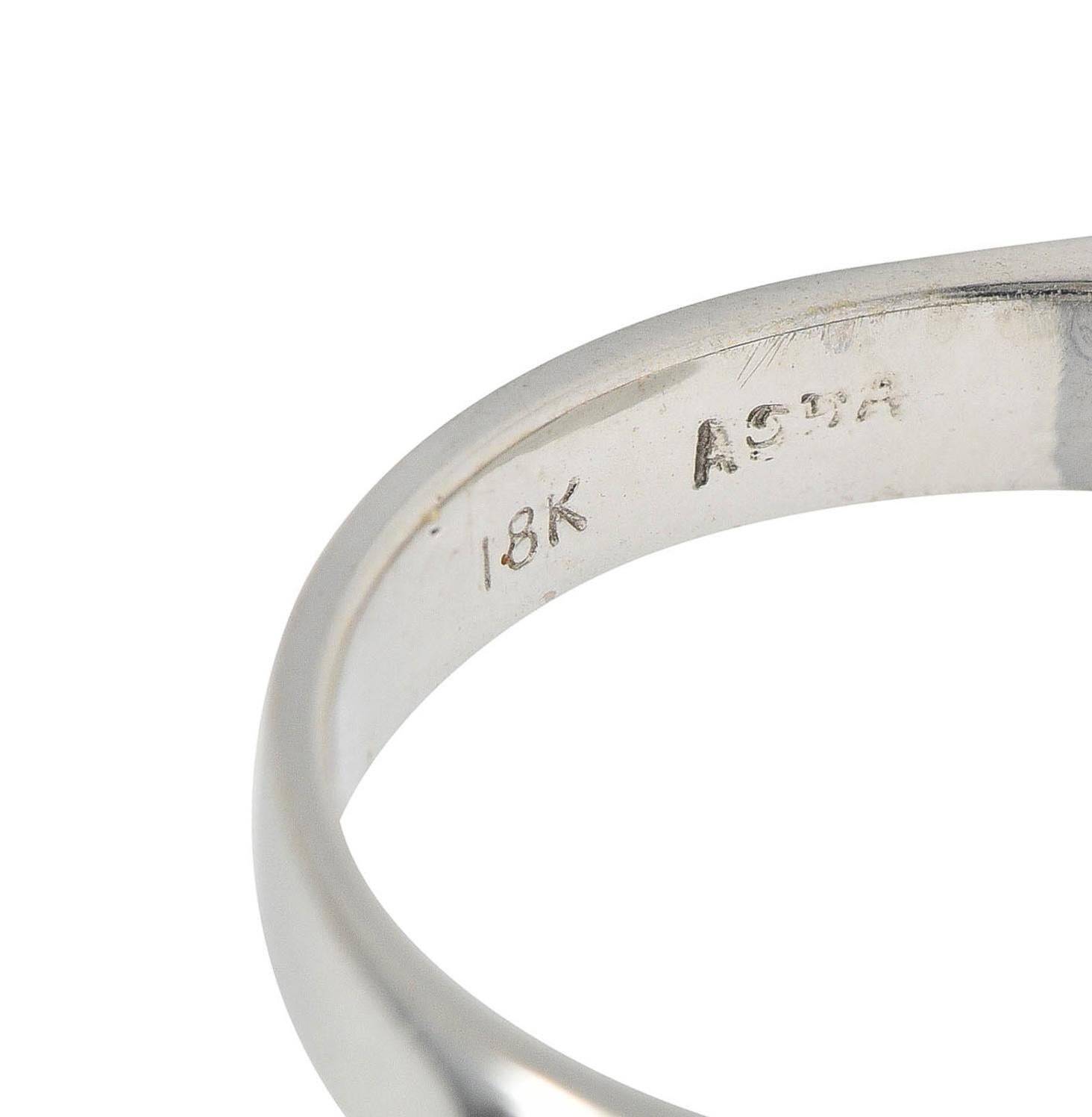 Alianza contemporánea de oro blanco de 18 quilates con cinco piedras y 0,75 quilates de diamantes en venta 4