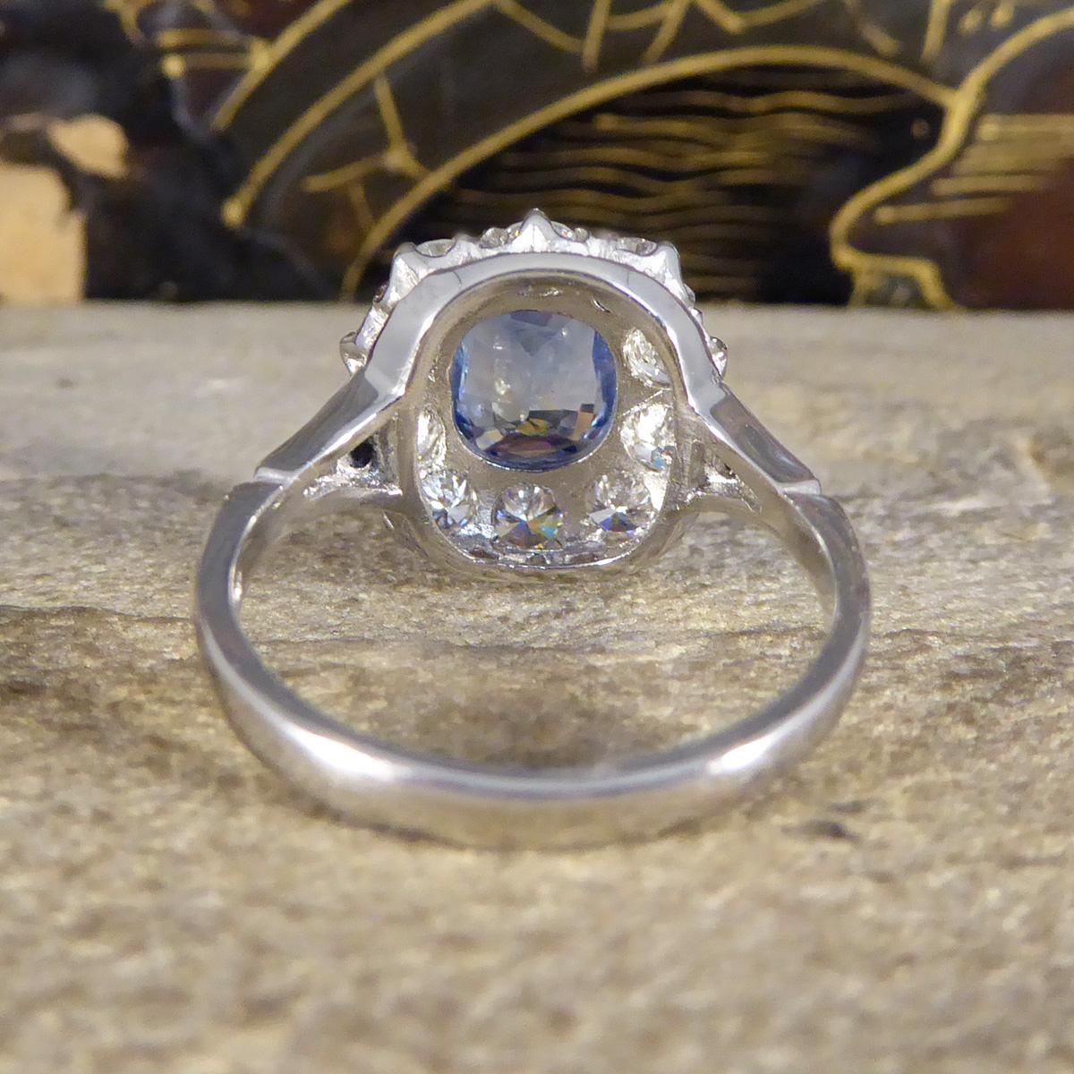 Brilliant Cut Contemporary 0.75ct Diamond Five Stone Ring in Platinum For Sale