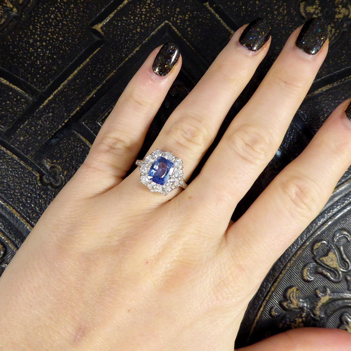 Women's Contemporary 0.75ct Diamond Five Stone Ring in Platinum For Sale