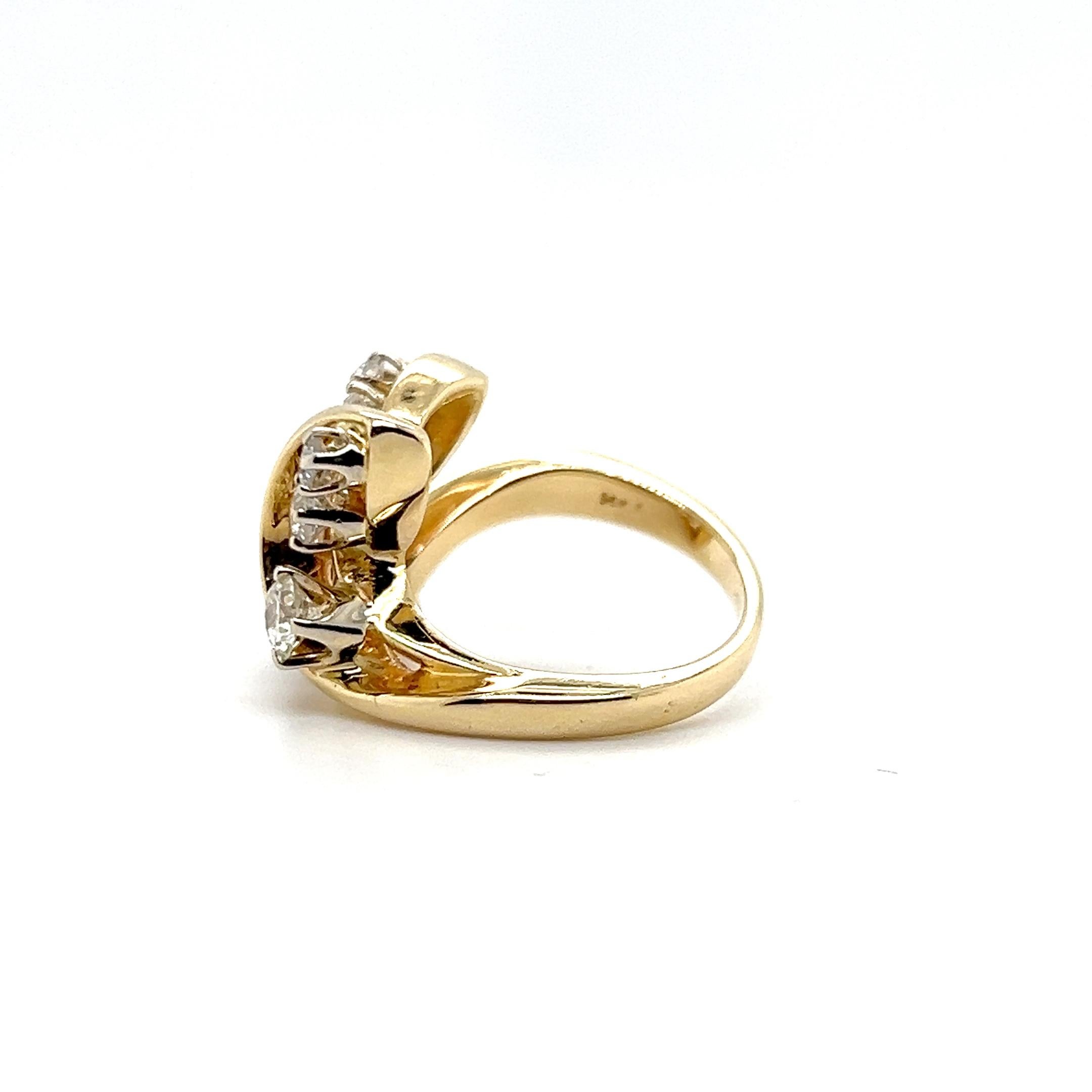 Anello contemporaneo con diamante da 0,76 carati e oro giallo 14k con design a forma libera in vendita 2