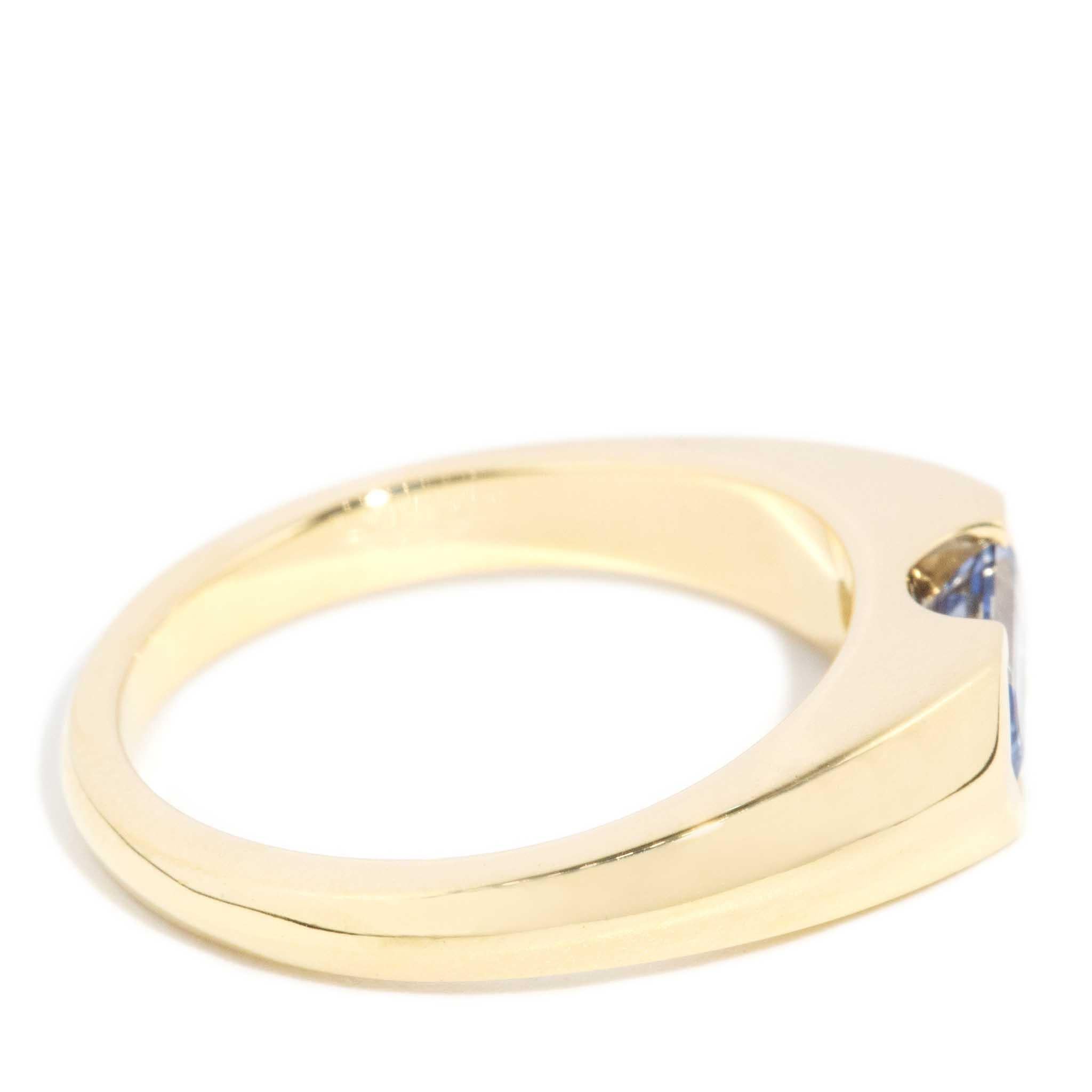 Bague Contemporary 0.78ct Blue Sapphire Knife Edge Gold 18ct Gold en vente 6