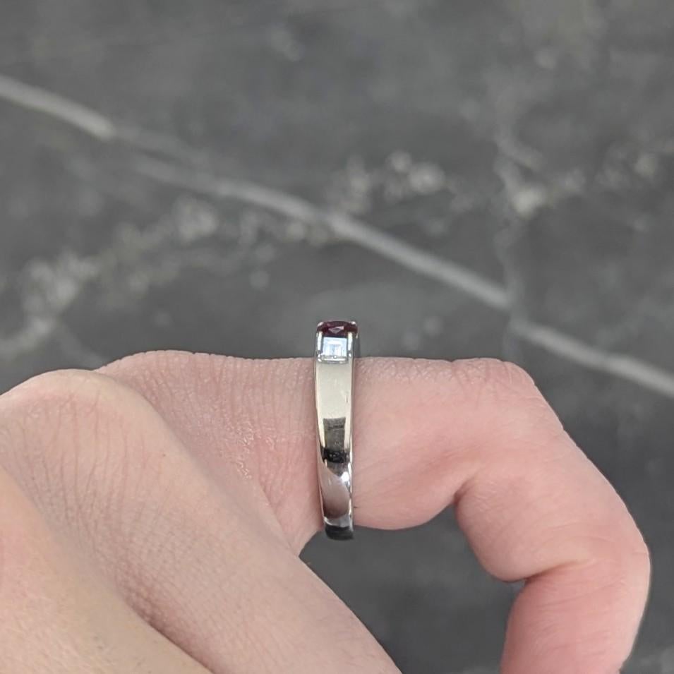 Contemporary 0,82 CTW Rubin-Diamant-Platin-Ring mit drei Steinen im Angebot 6