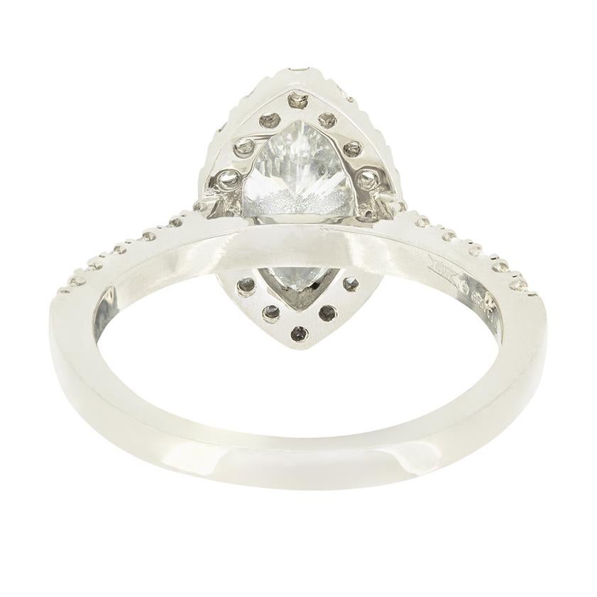 Zeitgenössischer 0,86ct Diamant Halo Ring im Zustand „Gut“ im Angebot in London, GB