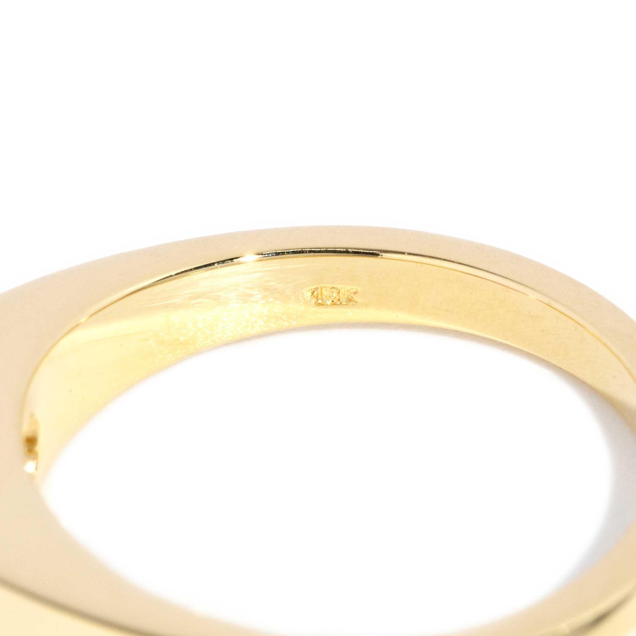 Bague Contemporary 0.88ct Pink Sapphire Knife Edge Gold 18ct Yellow Gold en vente 4
