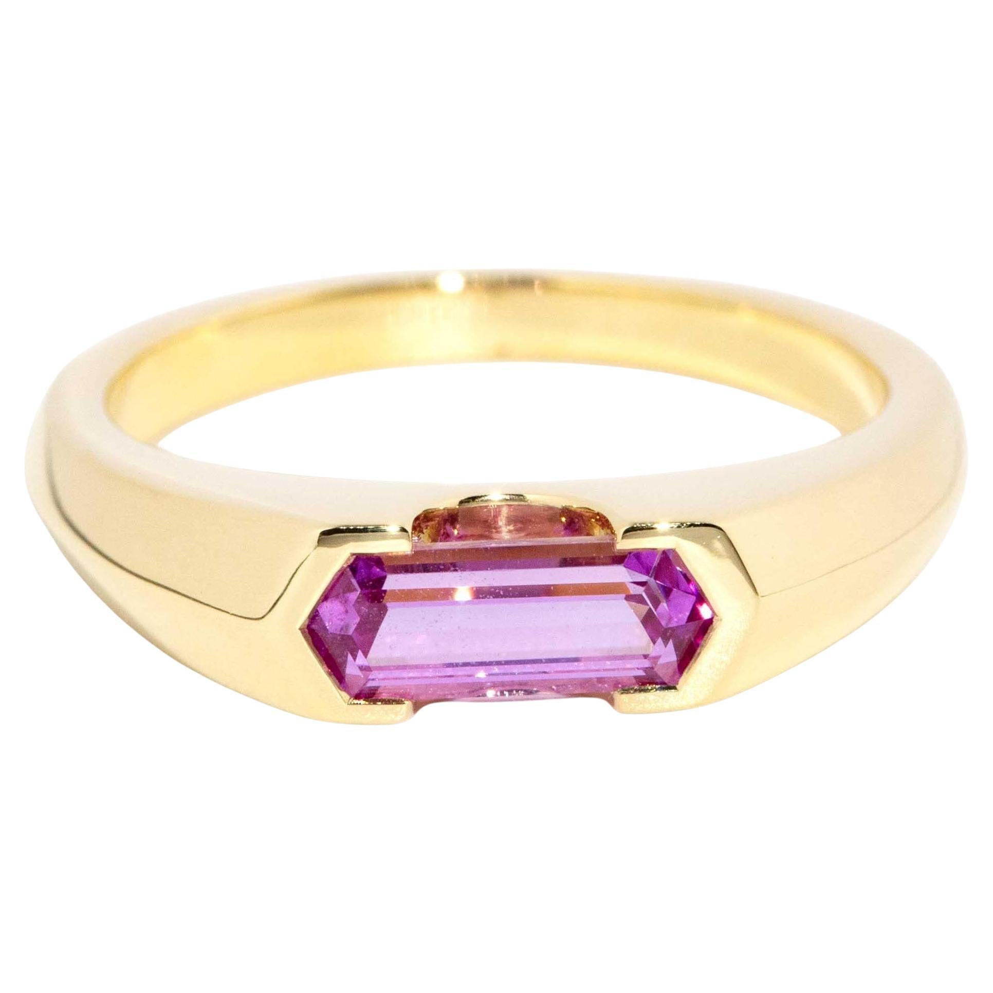Contemporary 0,88ct Pink Sapphire Knife Edge Ring 18ct Gelbgold