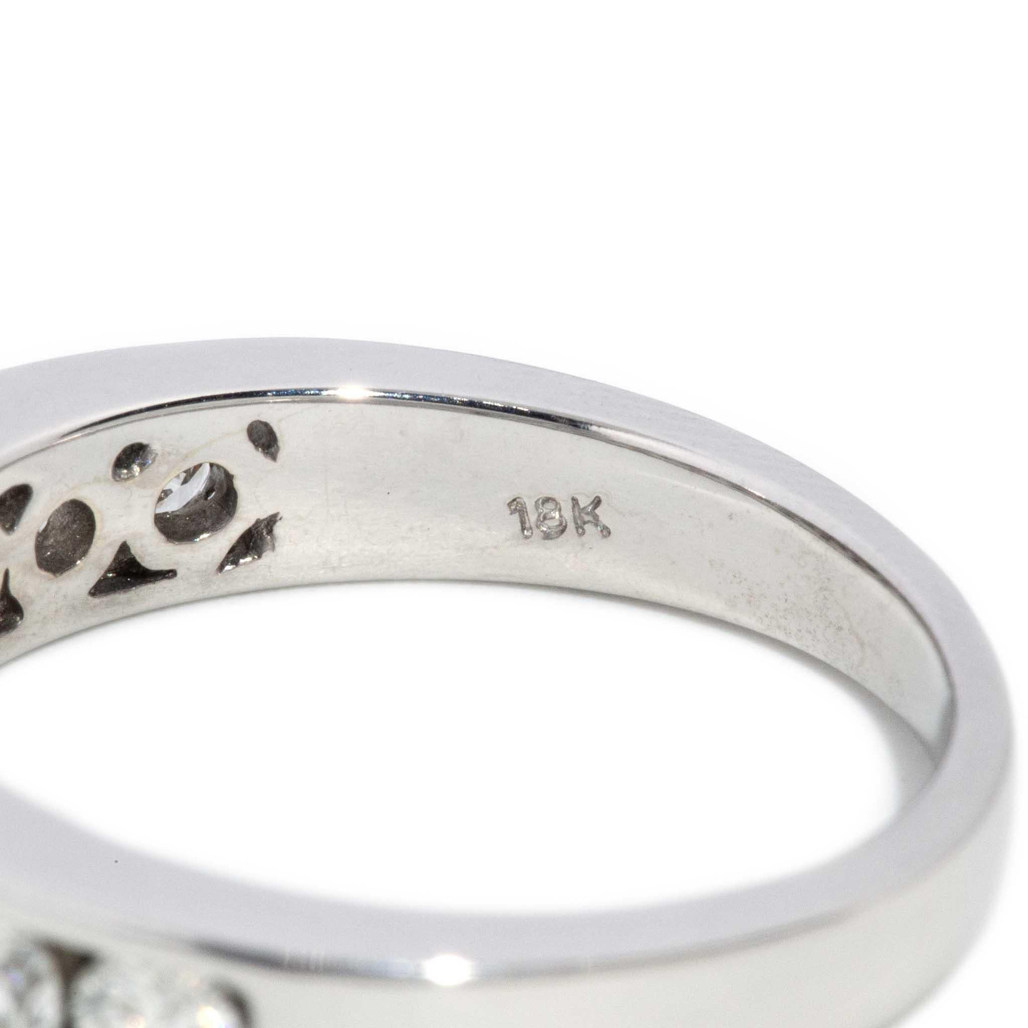 Contemporary 0.90 Carat Brilliant Diamond Eternity Ring 18 Carat White Gold For Sale 5