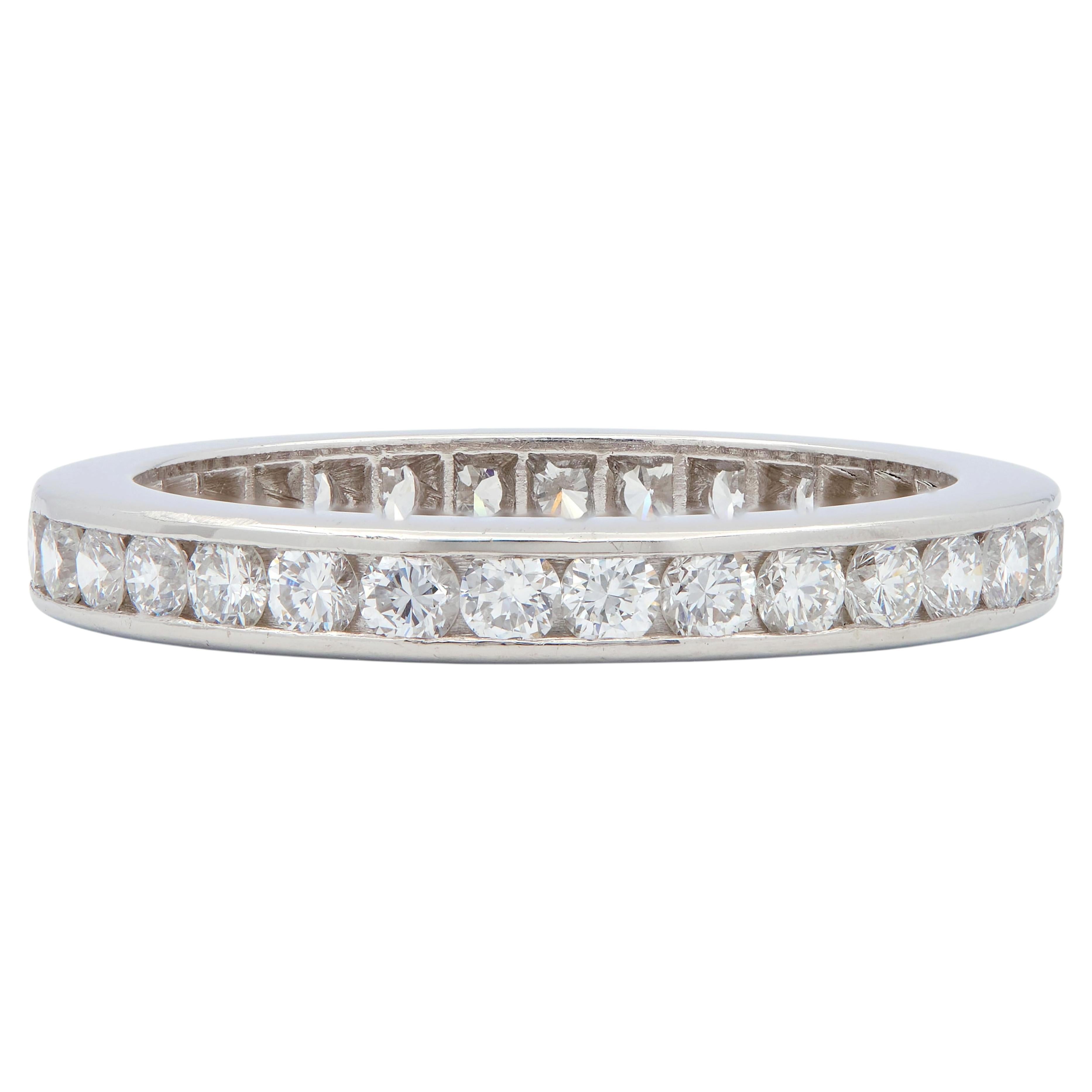 Contemporary 0.96 CTW Diamond Platinum Eternity Wedding Band Ring For Sale