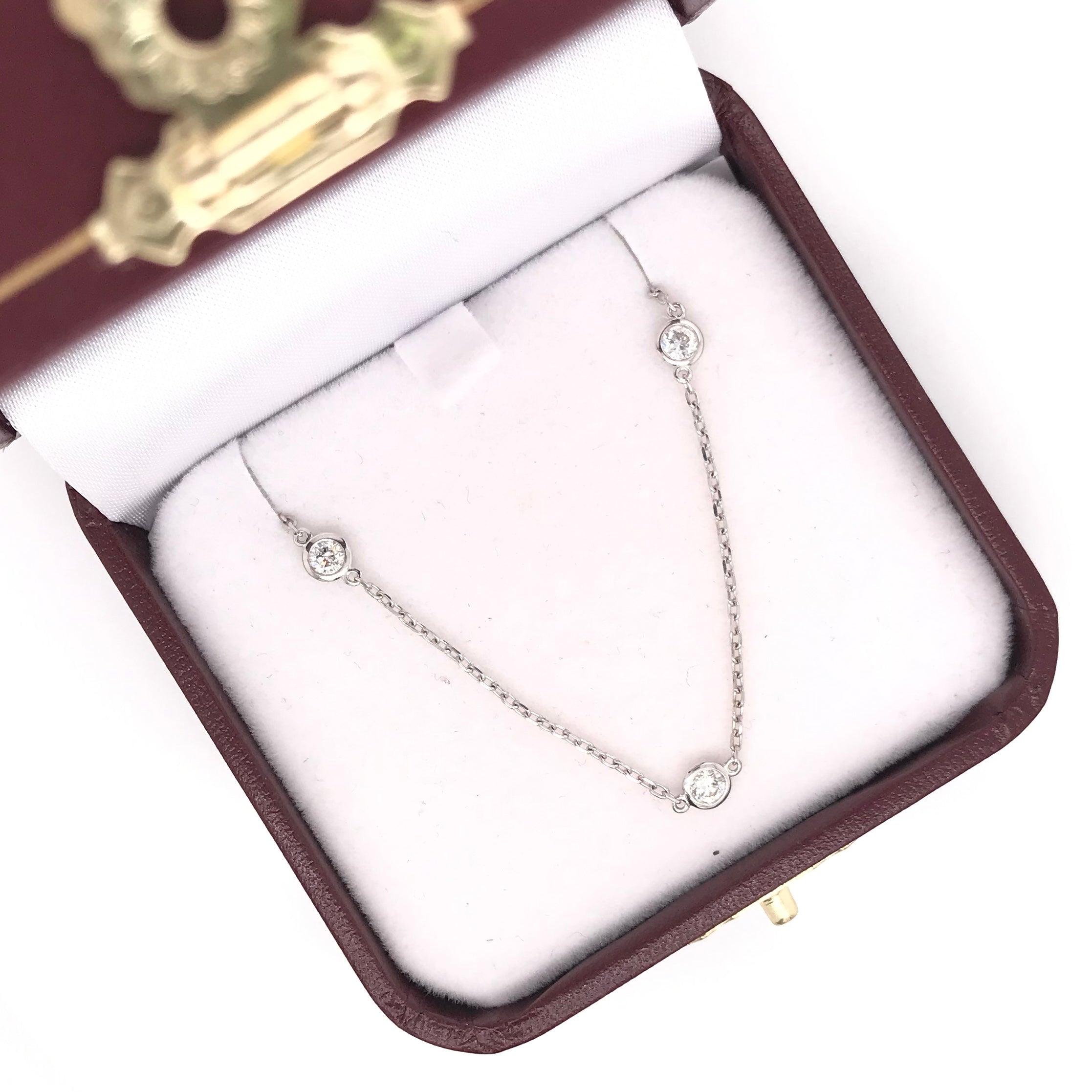 Round Cut Contemporary 1.0 Carat DTW Diamond Necklace For Sale
