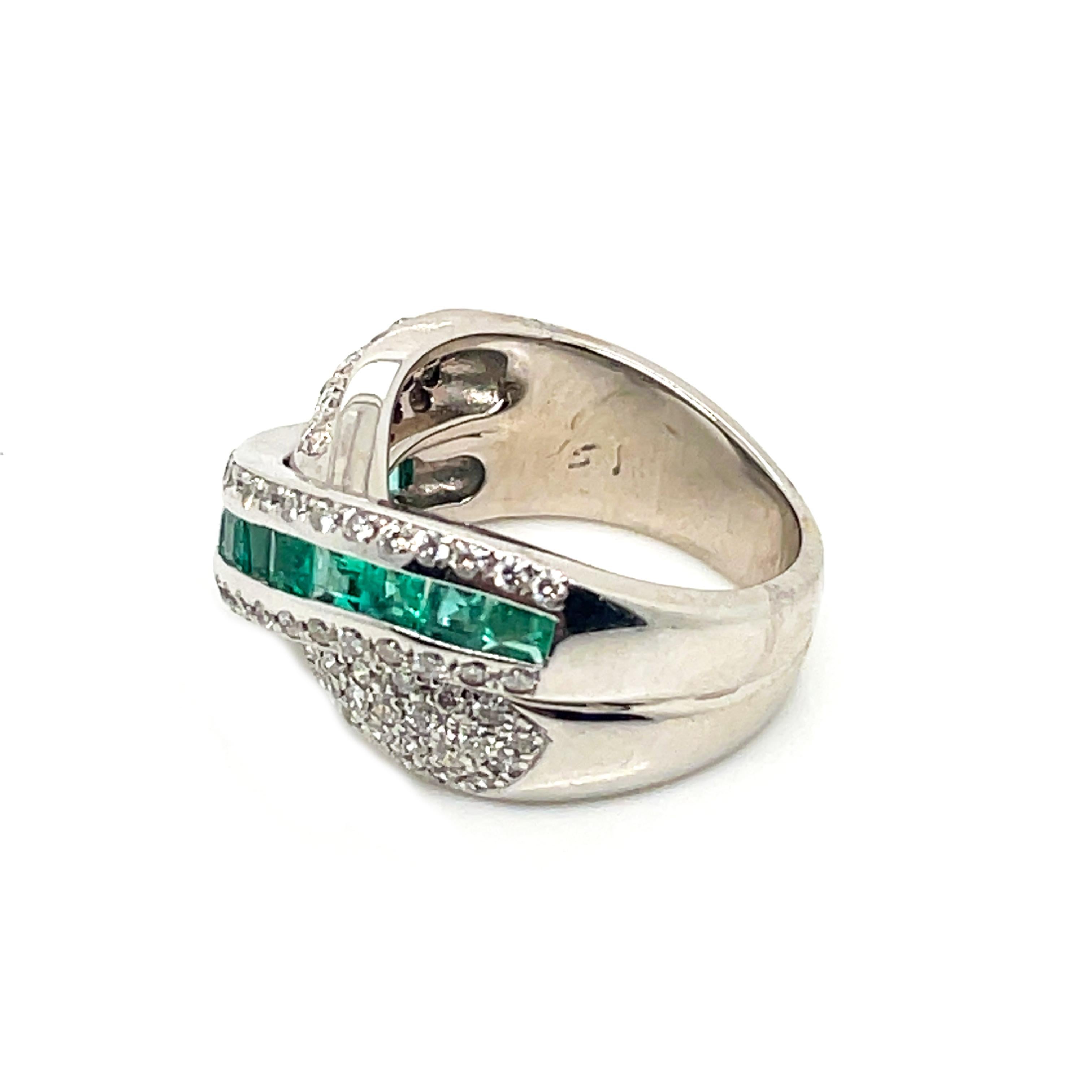 Contemporary 1.00+ Carat Emerald and Diamond Statement Ring For Sale 7