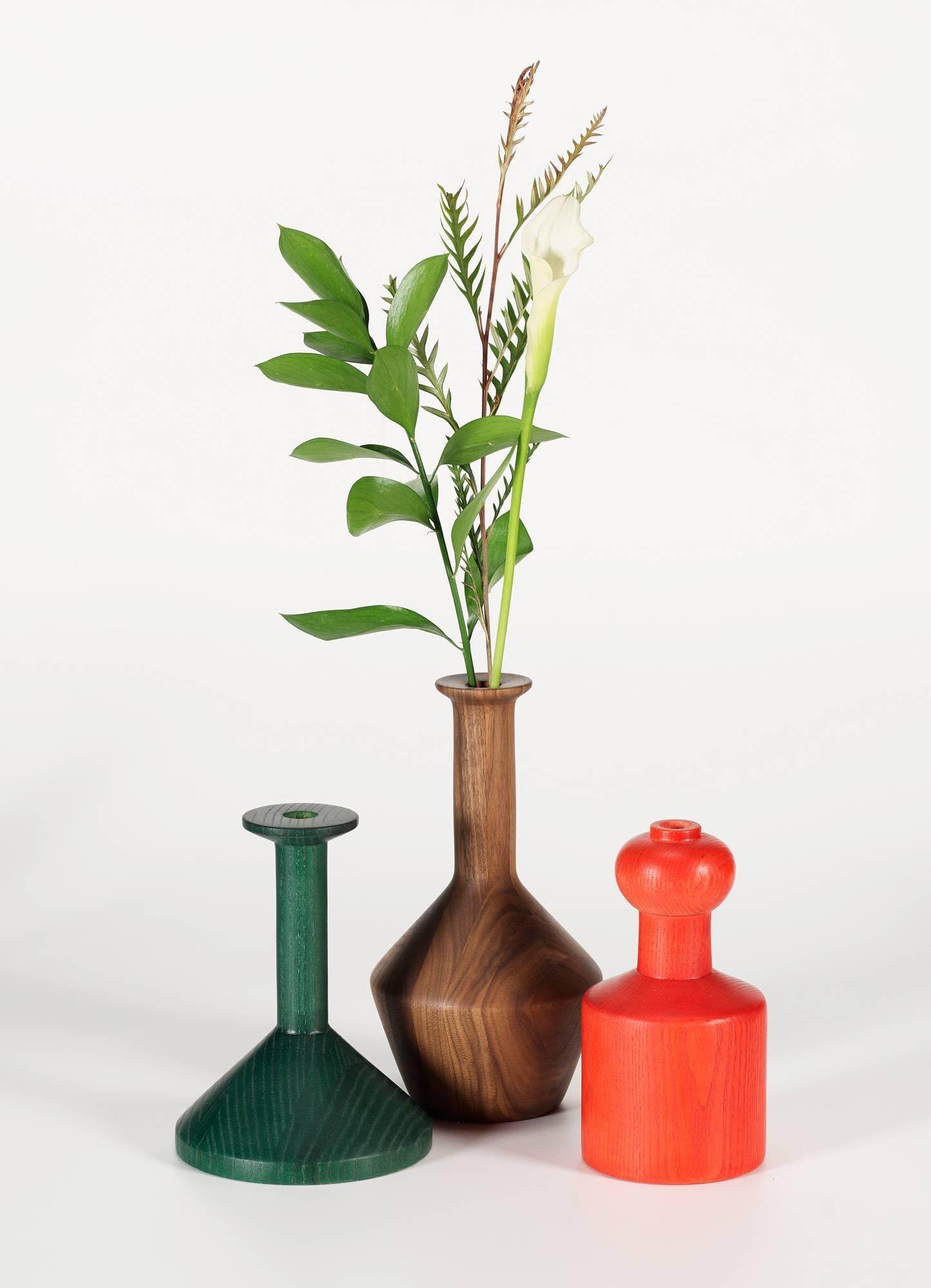 Contemporary 100xbtr Eno Vases in Solid Ash or Walnut with Various Dye-Stains In New Condition For Sale In South Pasadena, CA