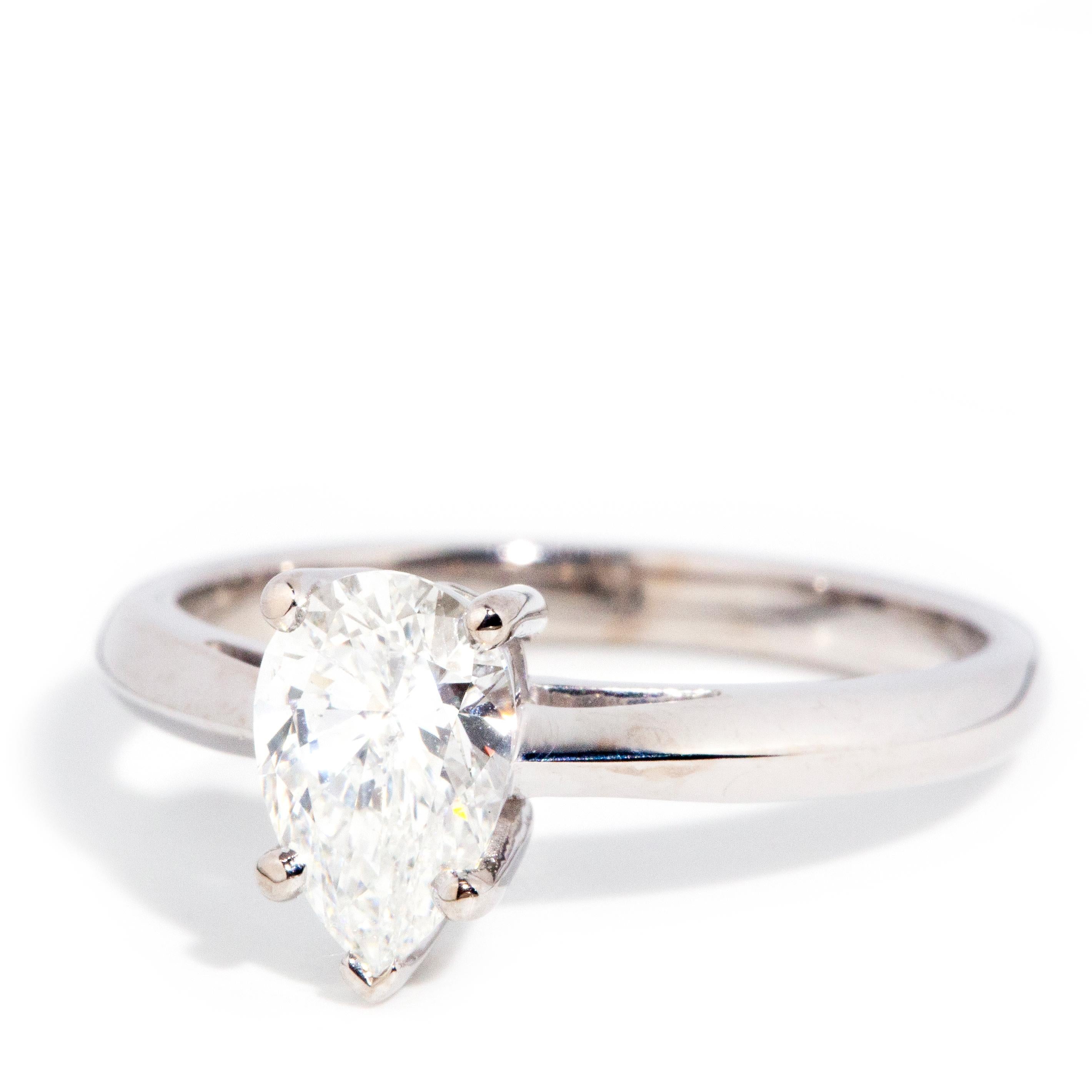 Zeitgenössischer 1,01 Karat GIA-zertifizierter Solitär-Verlobungsring mit Diamant im Birnenschliff (Tropfenschliff) im Angebot