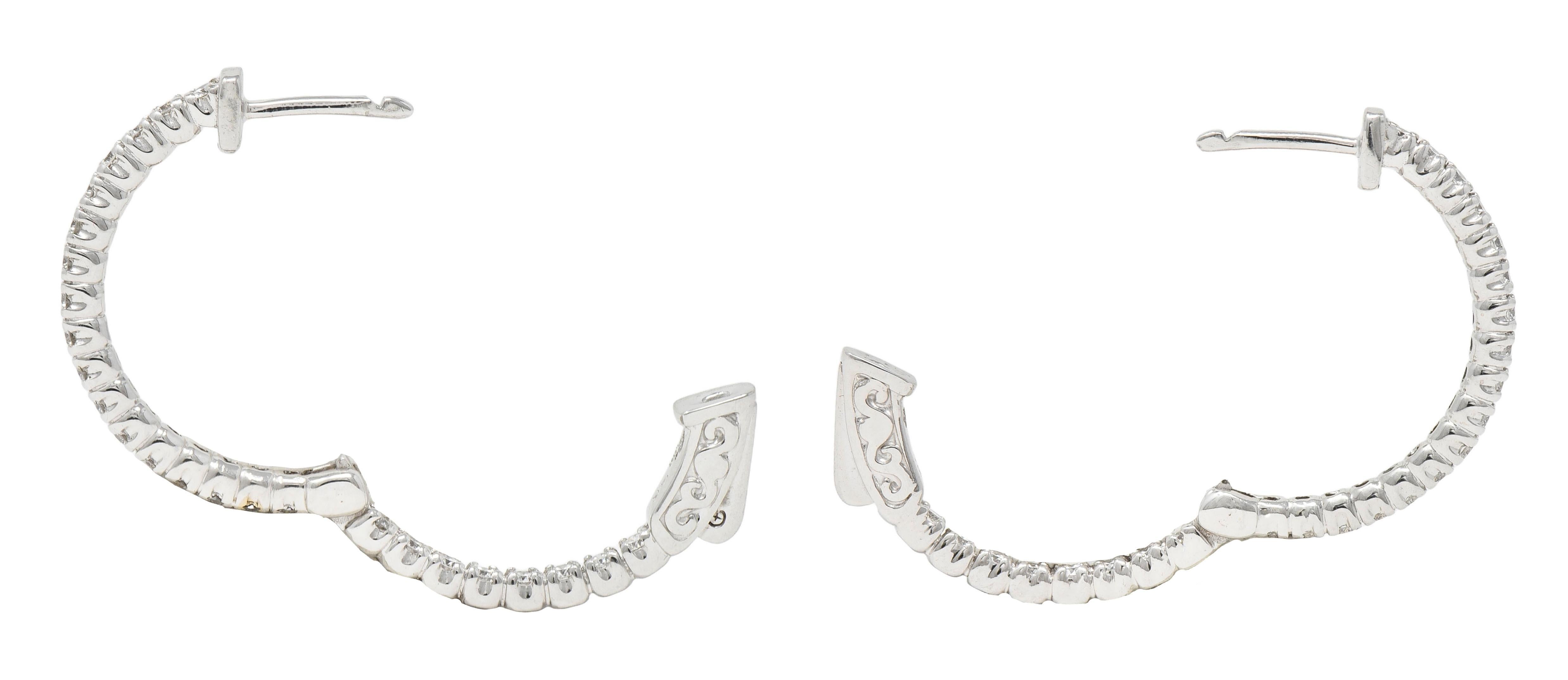da uomo o donna Orecchino a cerchio contemporaneo in oro bianco 14 carati con diamante da 1,01 CTW, interno ed esterno in vendita