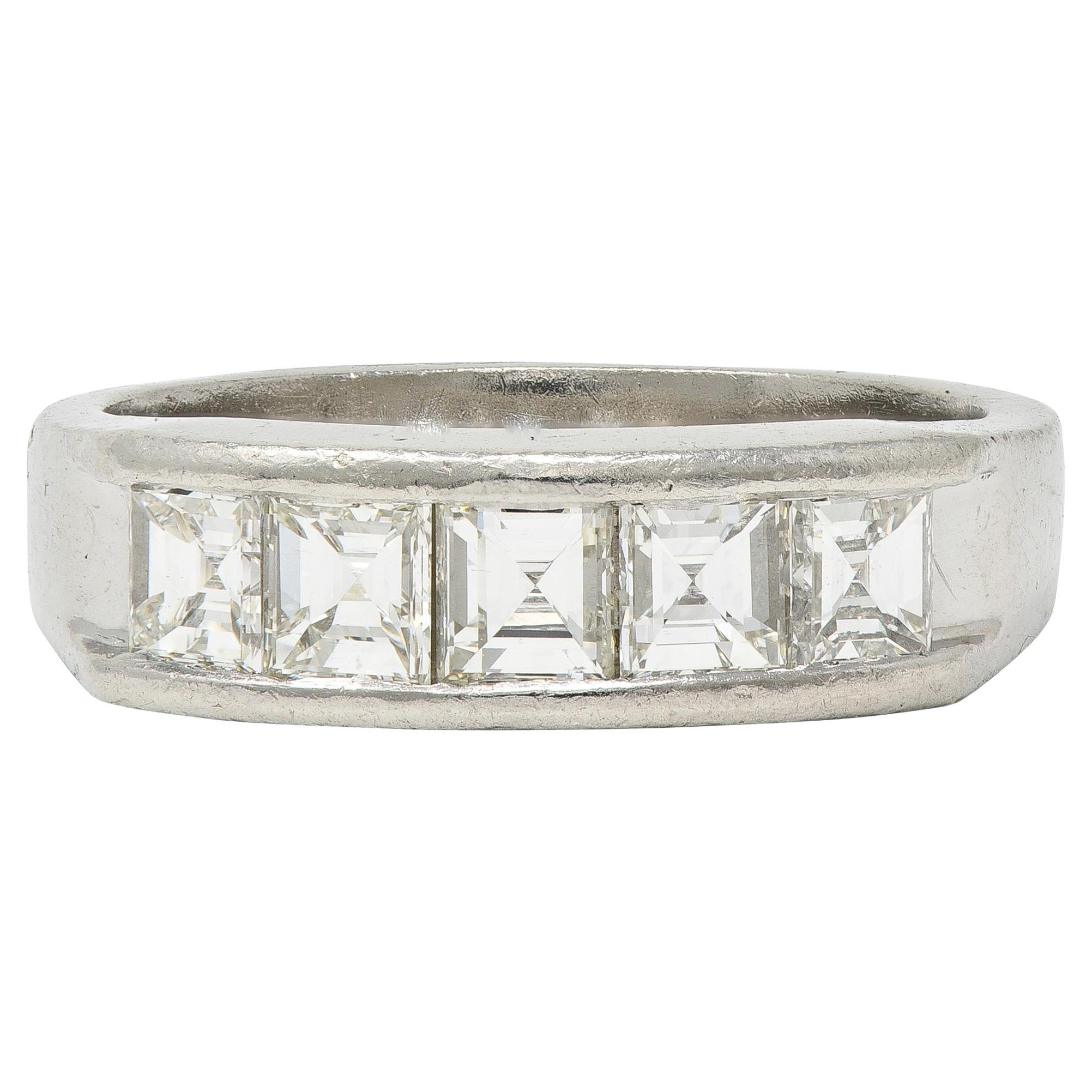 Anello a fascia in platino con diamanti taglio Step da 1,02 CTW