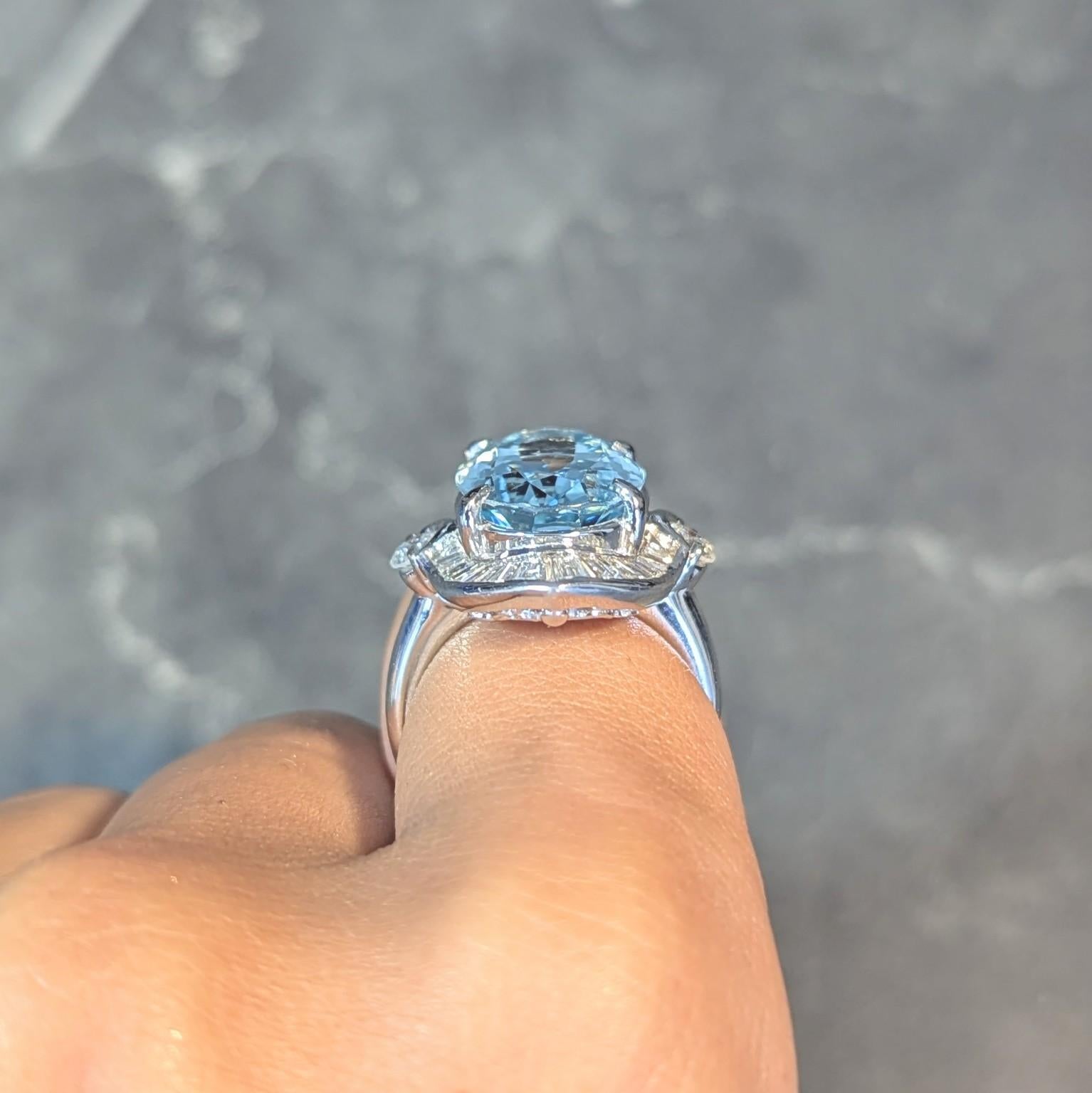 Contemporary 10.32 CTW Aquamarine Diamond Platinum Ballerina Halo Ring (Bague Halo Ballerina en platine avec aigue-marine et diamant) 11