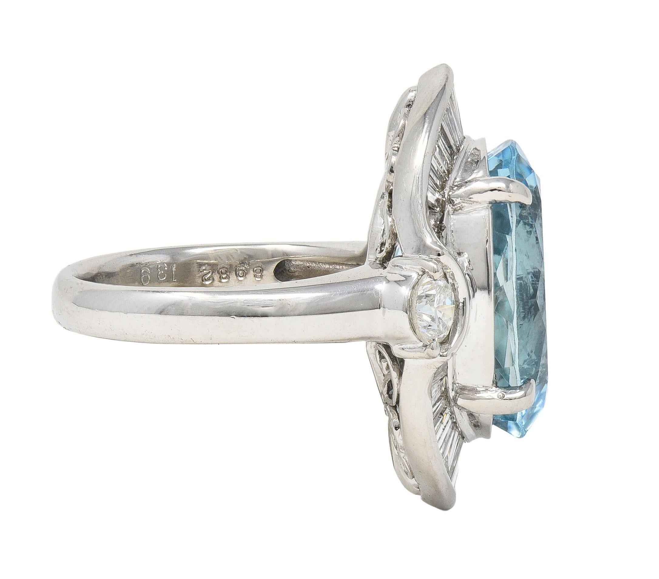 Contemporary 10.32 CTW Aquamarine Diamond Platinum Ballerina Halo Ring (Bague Halo Ballerina en platine avec aigue-marine et diamant) Excellent état à Philadelphia, PA