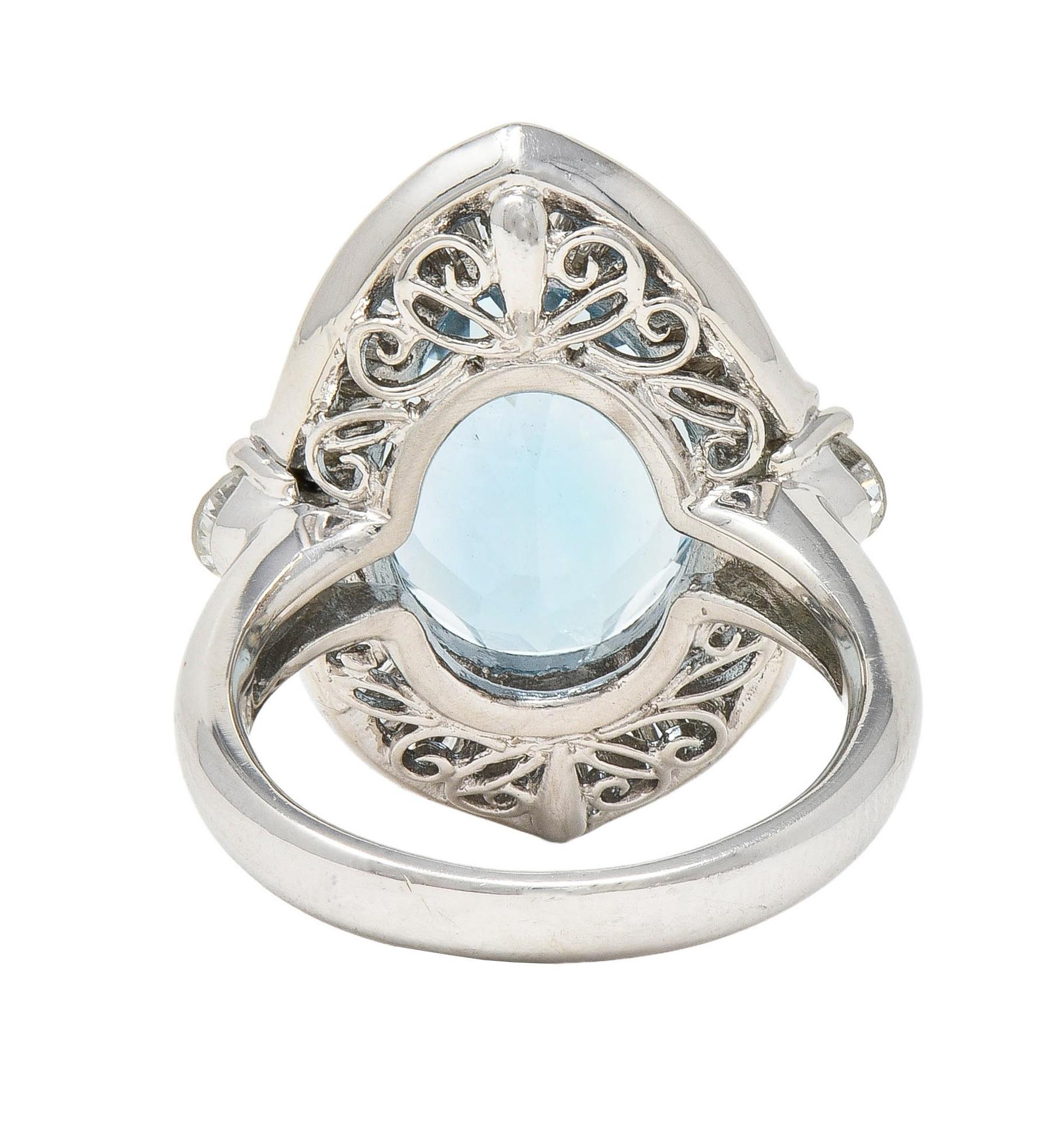  Contemporary 10.32 CTW Aquamarine Diamond Platinum Ballerina Halo Ring (Bague Halo Ballerina en platine avec aigue-marine et diamant) Unisexe 