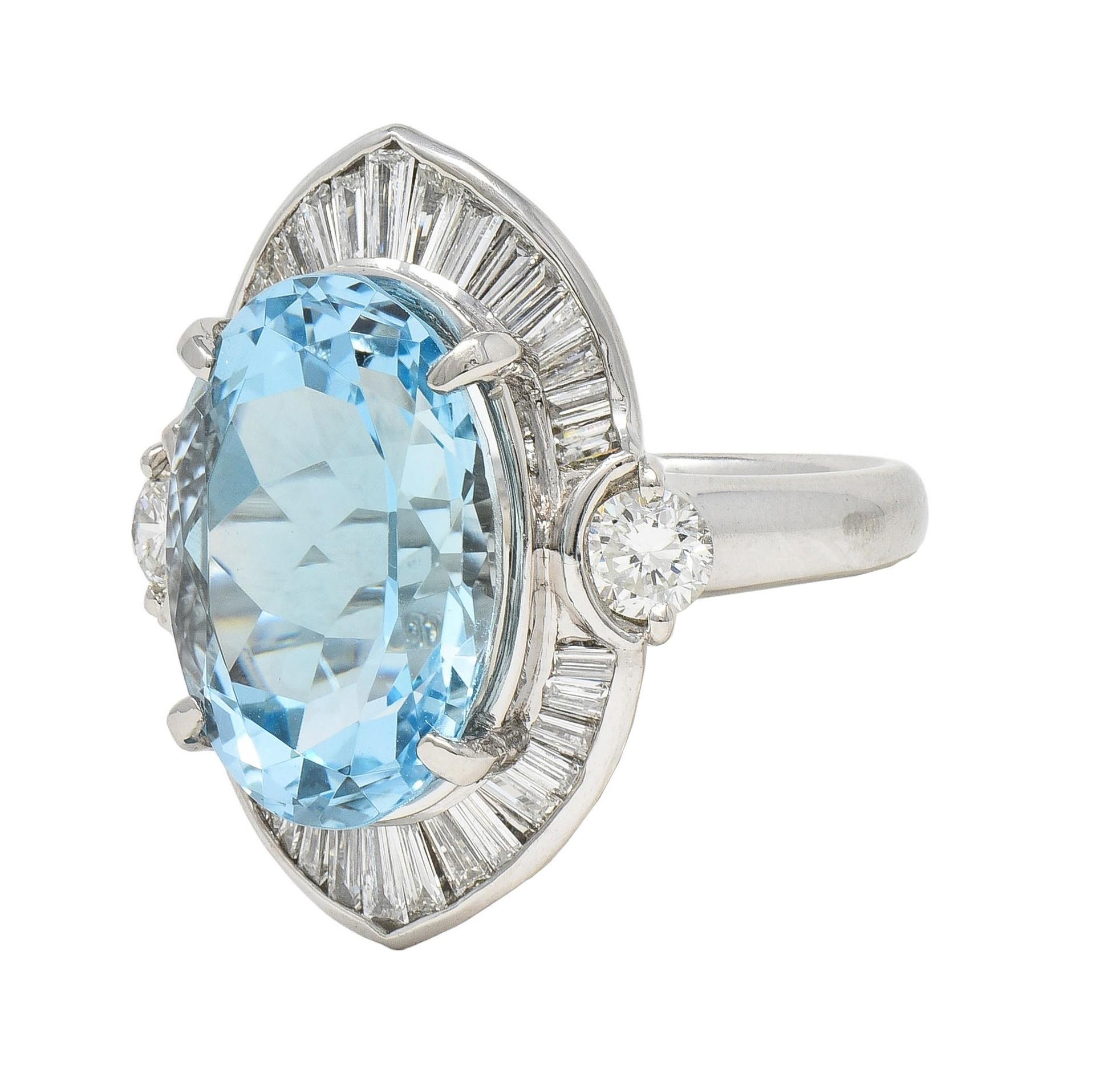 Contemporary 10.32 CTW Aquamarine Diamond Platinum Ballerina Halo Ring (Bague Halo Ballerina en platine avec aigue-marine et diamant) 2