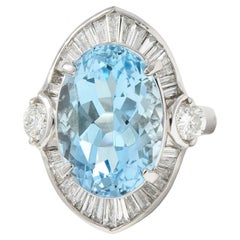Contemporary 10.32 CTW Aquamarine Diamond Platinum Ballerina Halo Ring (Bague Halo Ballerina en platine avec aigue-marine et diamant)