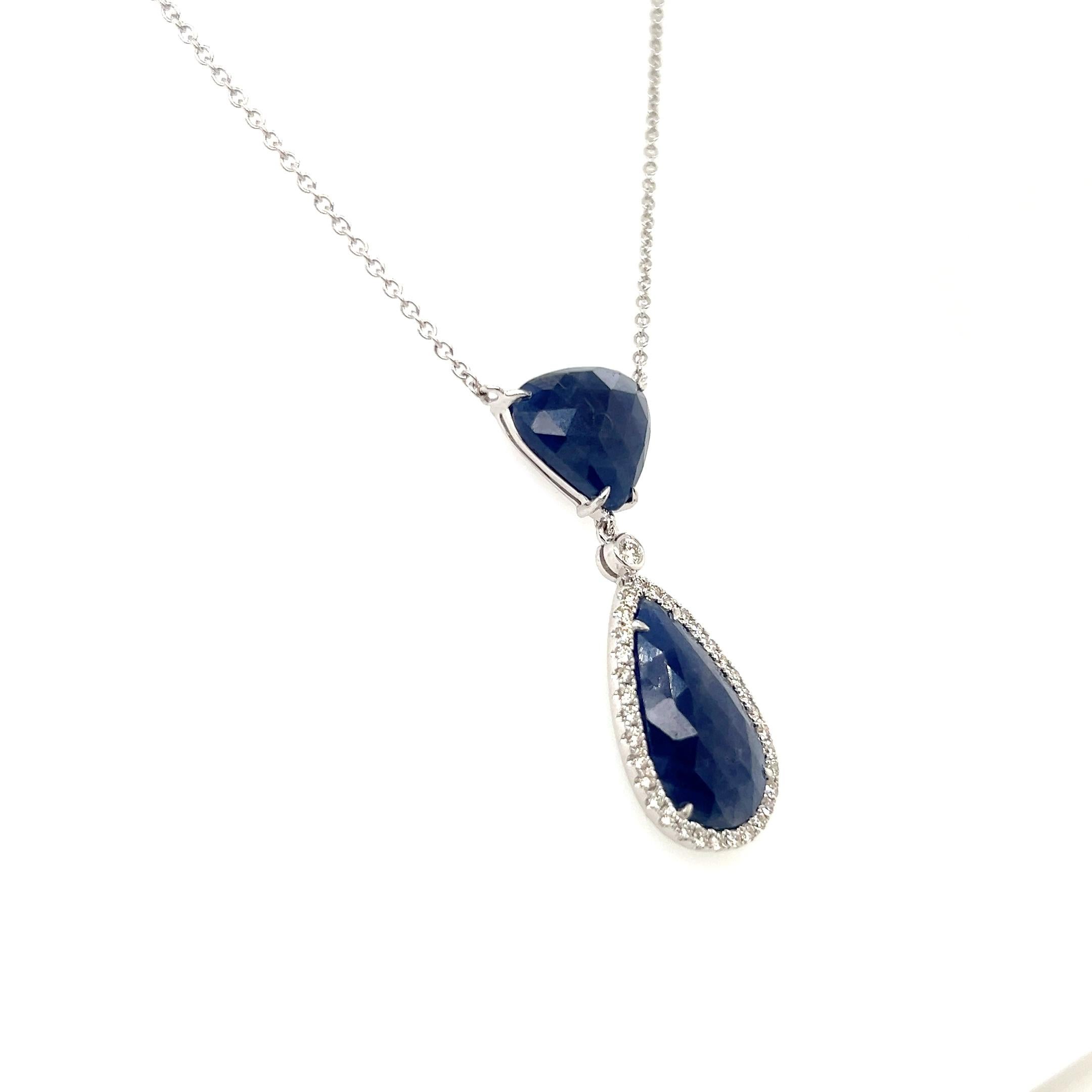 Collana contemporanea con zaffiro blu scuro e diamanti in oro bianco 14k da 10,33 carati in vendita 5