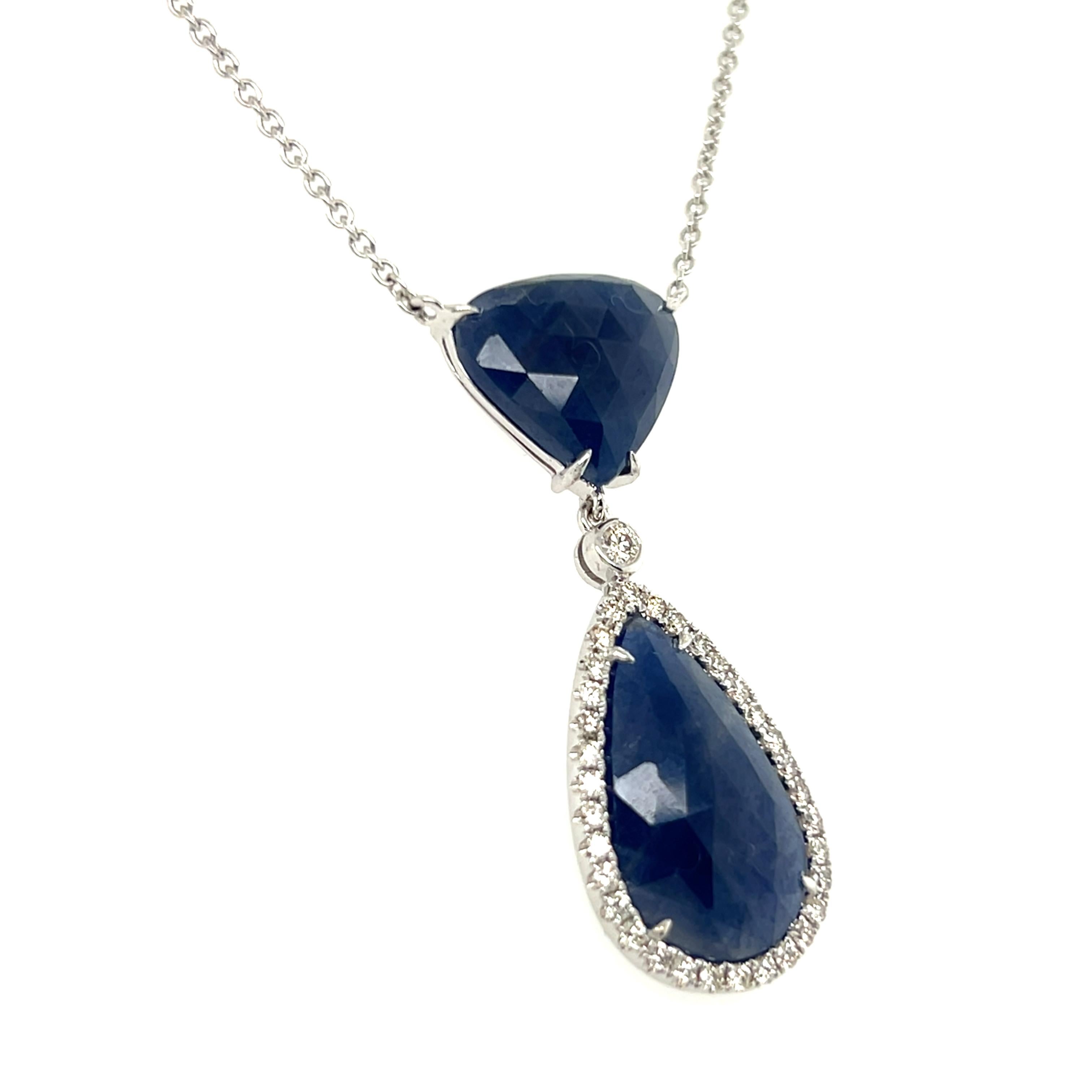 Collana contemporanea con zaffiro blu scuro e diamanti in oro bianco 14k da 10,33 carati in vendita 2