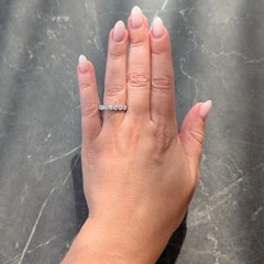 Zeitgenössischer 1,05 CTW runder Brillantschliff Diamant Platin Ehering