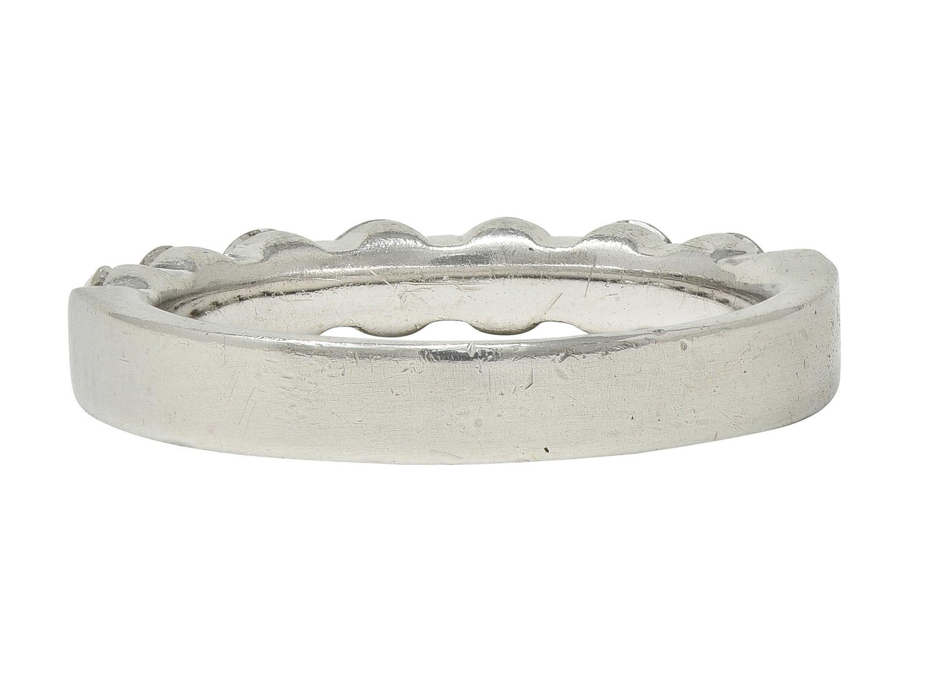 Zeitgenössischer 1,05 CTW runder Brillantschliff Diamant Platin Ehering im Angebot 1