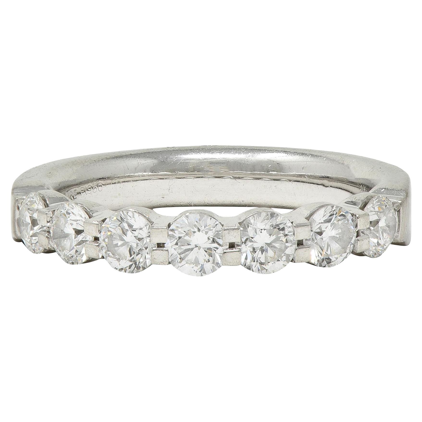 Zeitgenössischer 1,05 CTW runder Brillantschliff Diamant Platin Ehering im Angebot