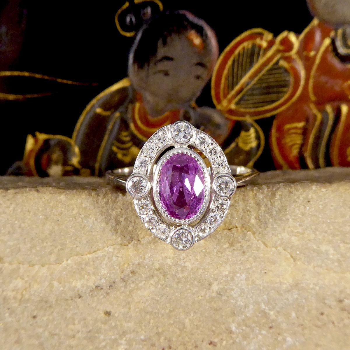 Contemporary 1.05ct Pink Sapphire and Diamond Halo Ring Mounted in Platinum For Sale 2