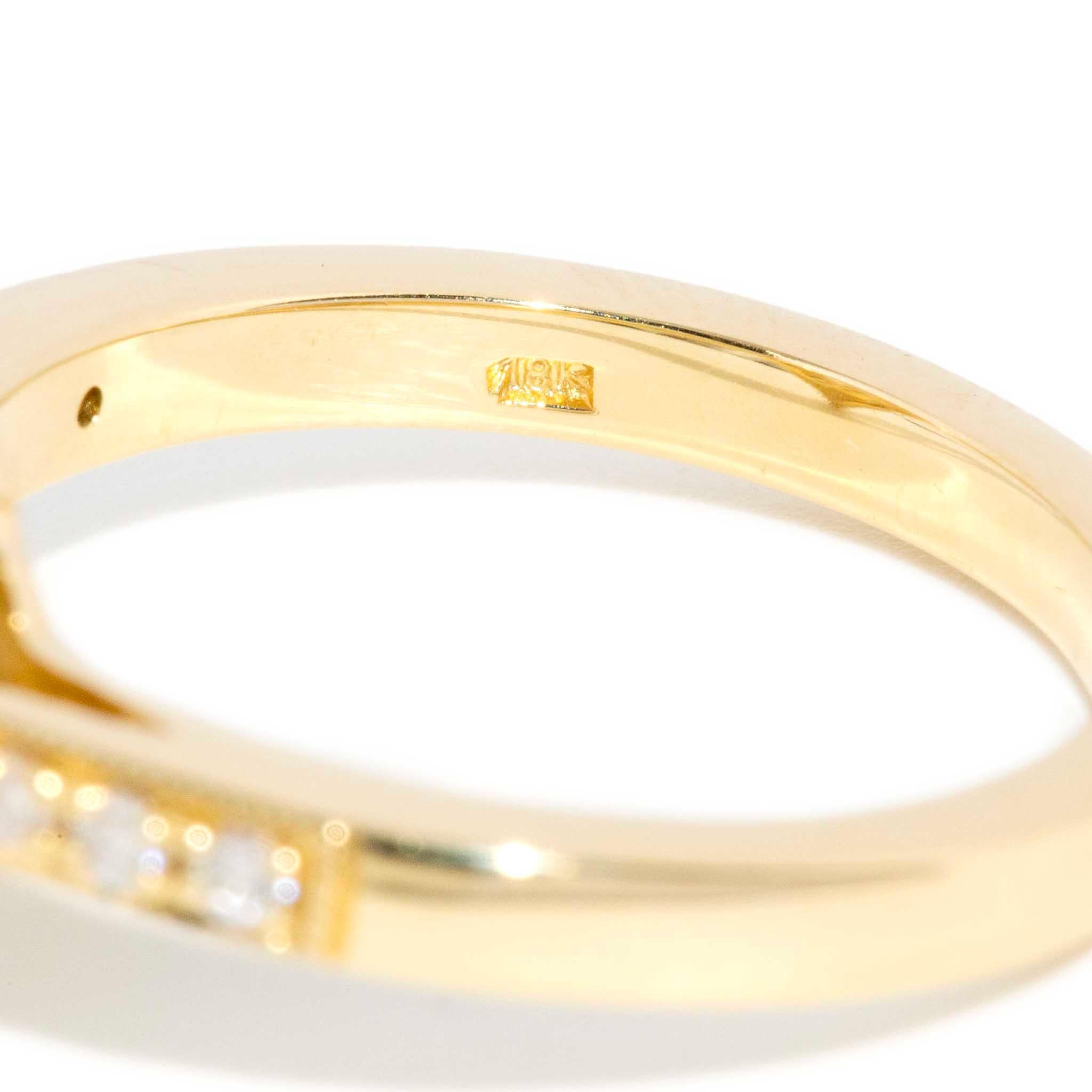 Contemporary 1.07ct Diamond Cushion Shaped Halo Ring 18 Carat Yellow Gold For Sale 6