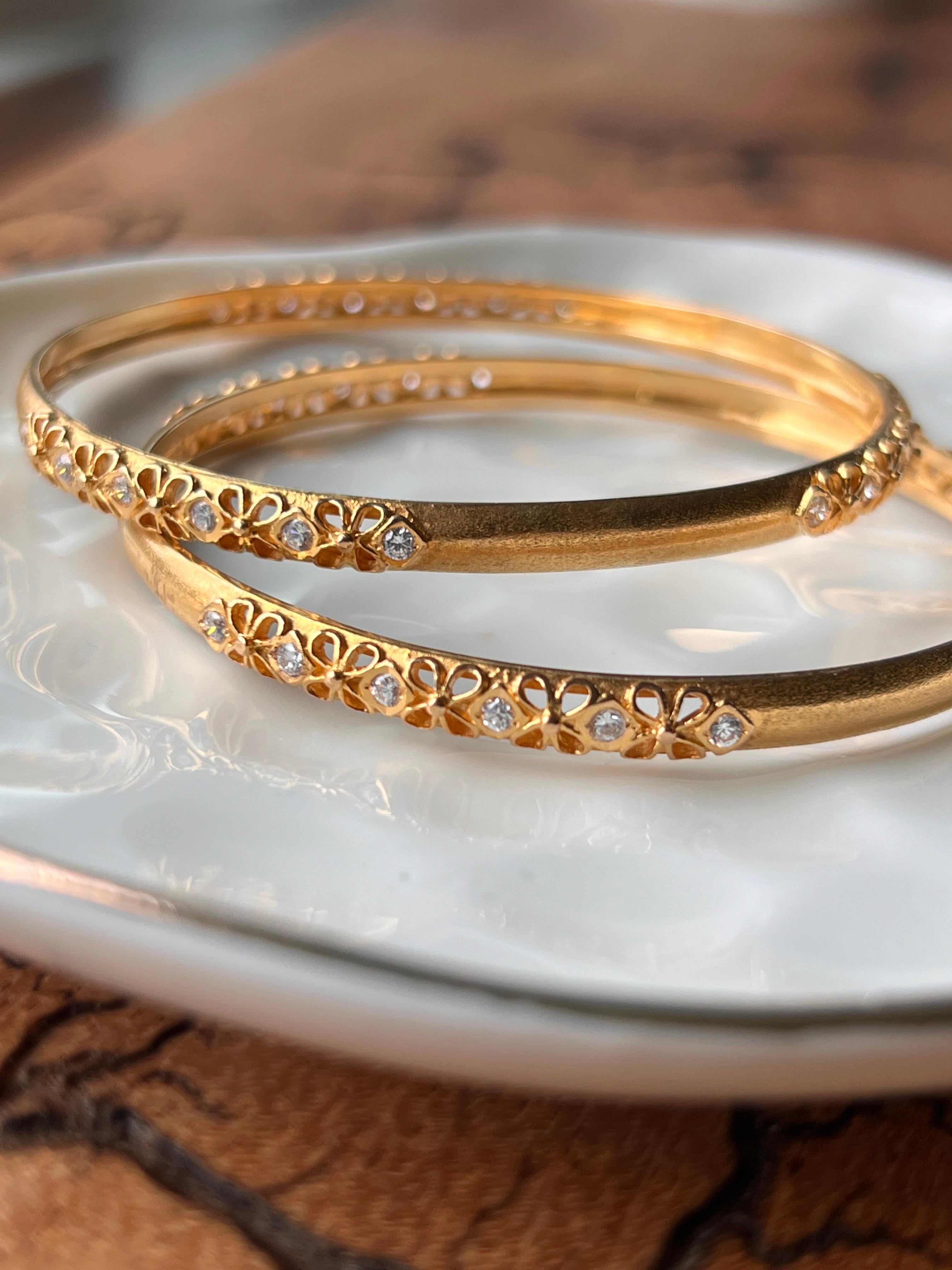 Contemporain Bracelet contemporain en or jaune 18 carats et diamant 1,08 TCW en vente