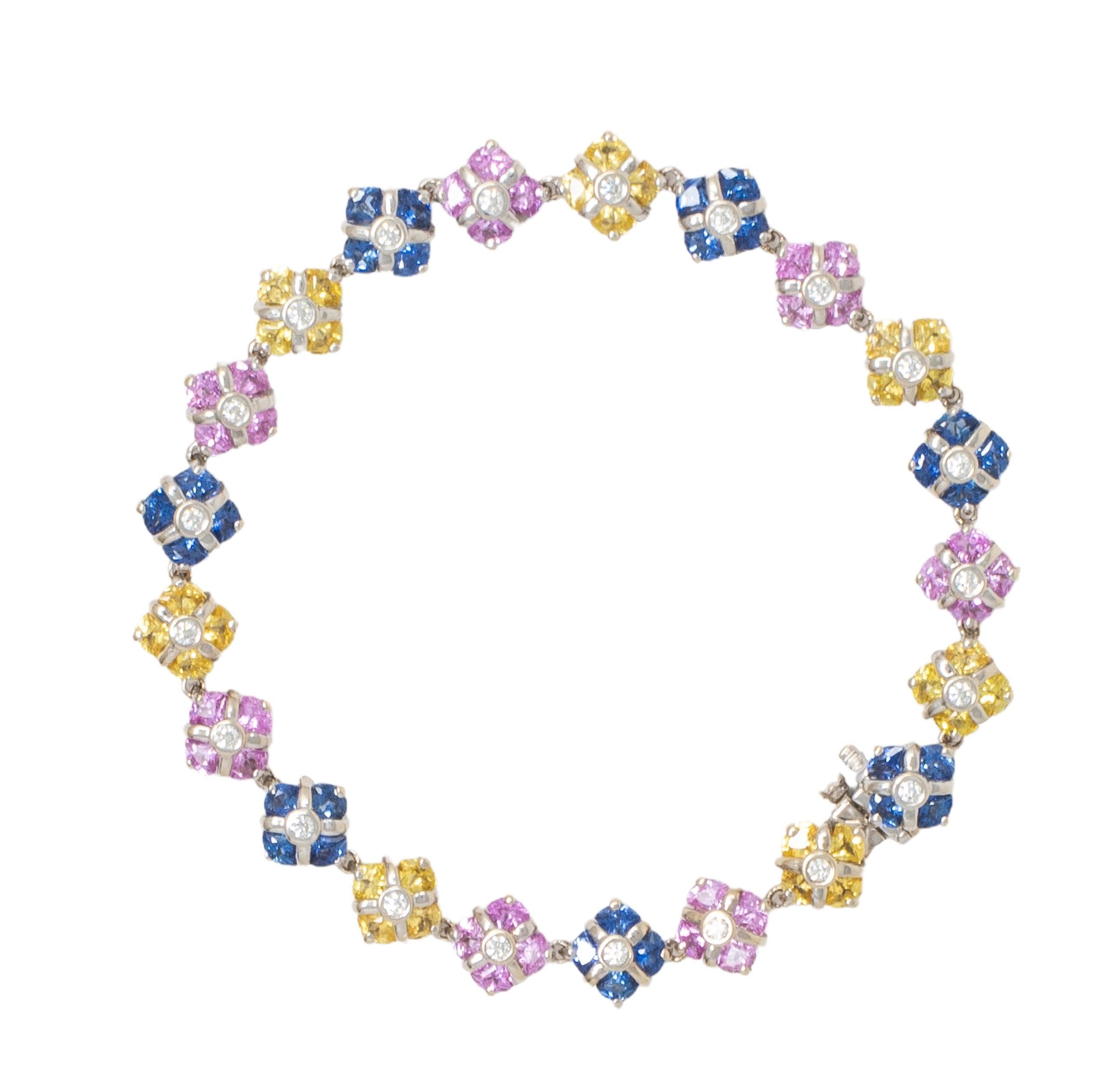 Taille trillion Contemporary 11.02 CTW Party Color Sapphires Diamond 18K Gold Bracelet en vente