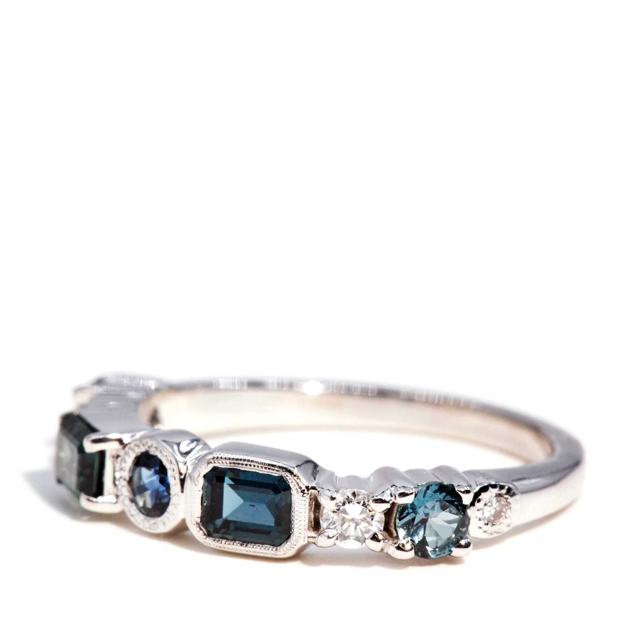 Contemporary 1.11 Carat Teal & Blue Sapphire & Diamond 18 Carat White Gold Ring For Sale 4