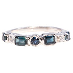 Vintage Contemporary 1.11 Carat Teal & Blue Sapphire & Diamond 18 Carat White Gold Ring