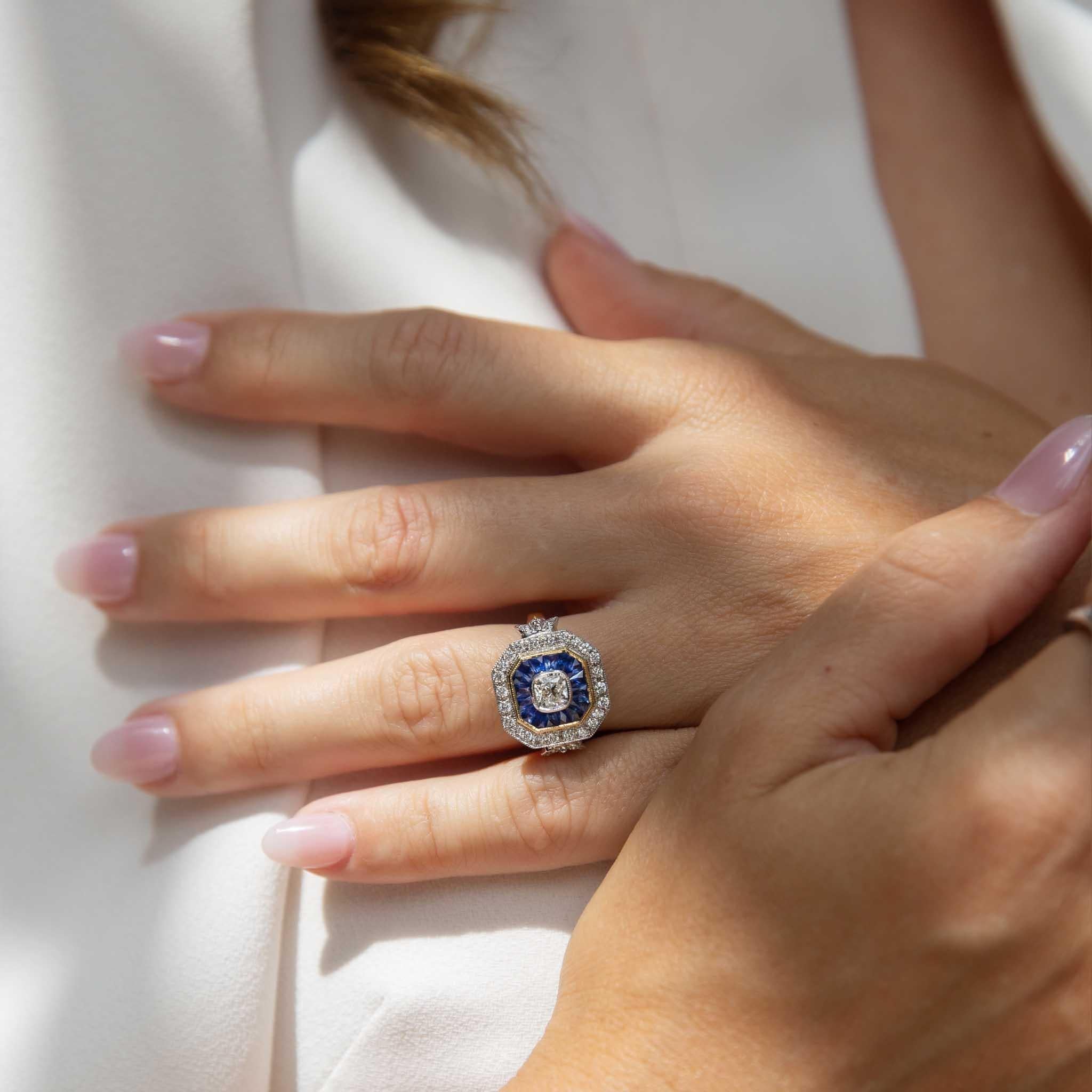 Contemporary 1.14ct Diamond & Sapphire Art Deco Style Ring 18 Carat Gold For Sale 2