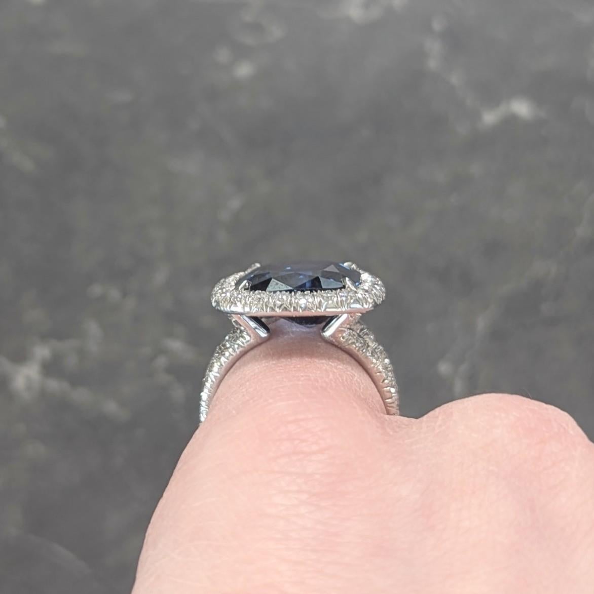 Anello aureolato in platino con zaffiro senza calore 11,50 CTW AGL in vendita 8