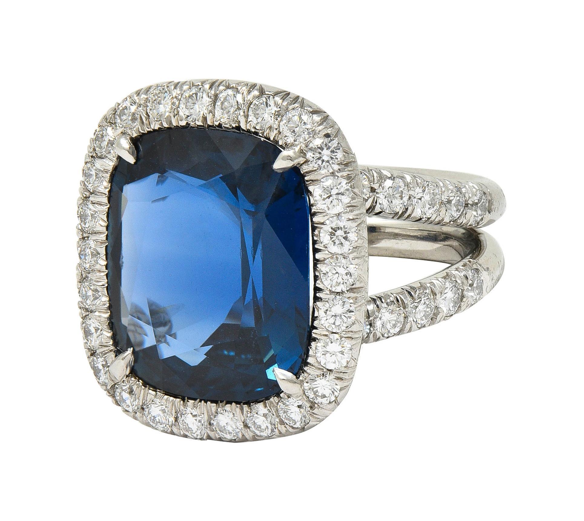 Anello aureolato in platino con zaffiro senza calore 11,50 CTW AGL in vendita 1