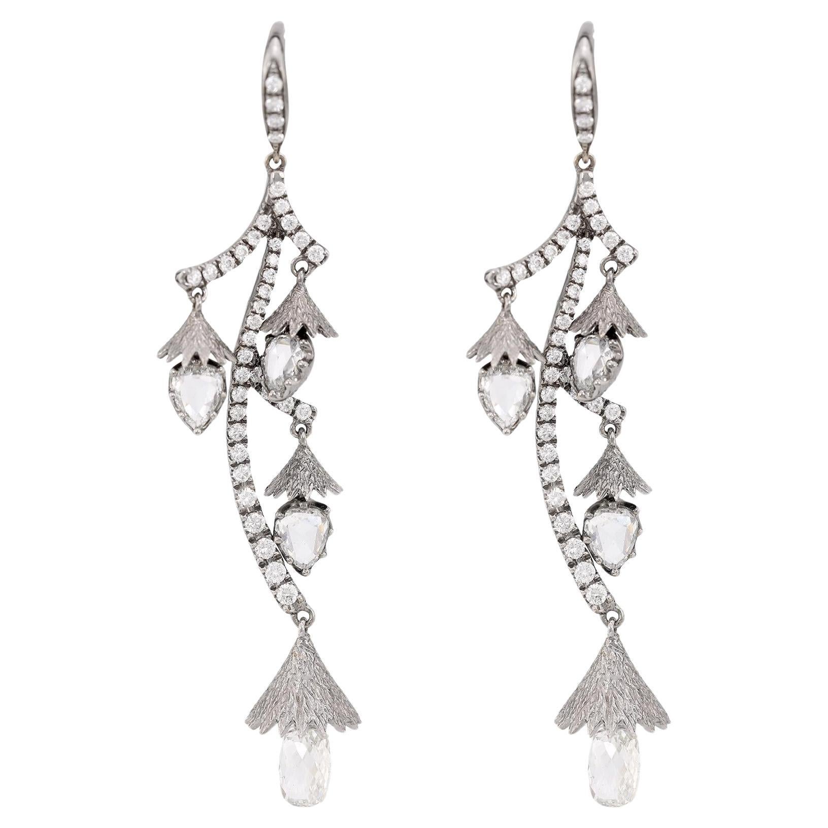 Pendientes colgantes contemporáneos de oro blanco de 18 quilates con un diamante de 11,86 quilates