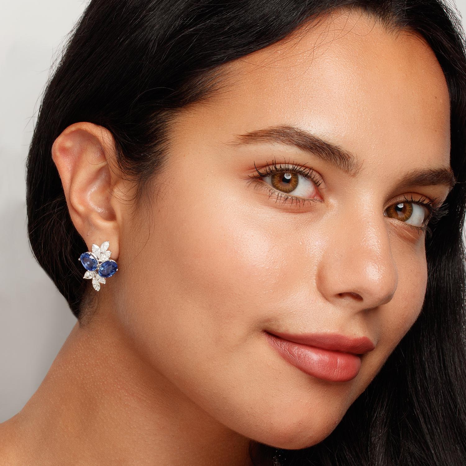 Contemporary 12.32ct Sapphire and Diamond Earrings Bon état - En vente à London, GB