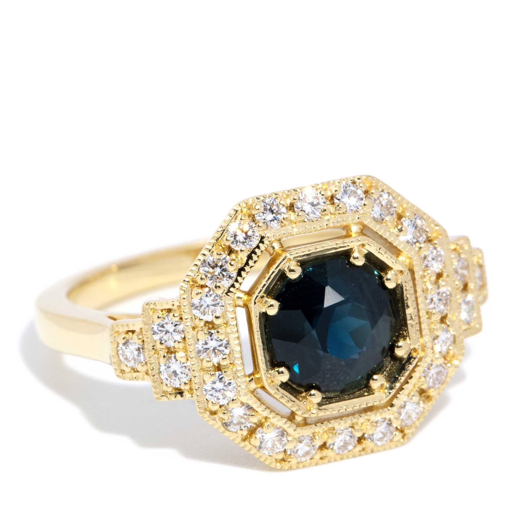 Round Cut Contemporary 1.24ct Teal Sapphire & Diamond Ring 18 Carat Yellow Gold For Sale