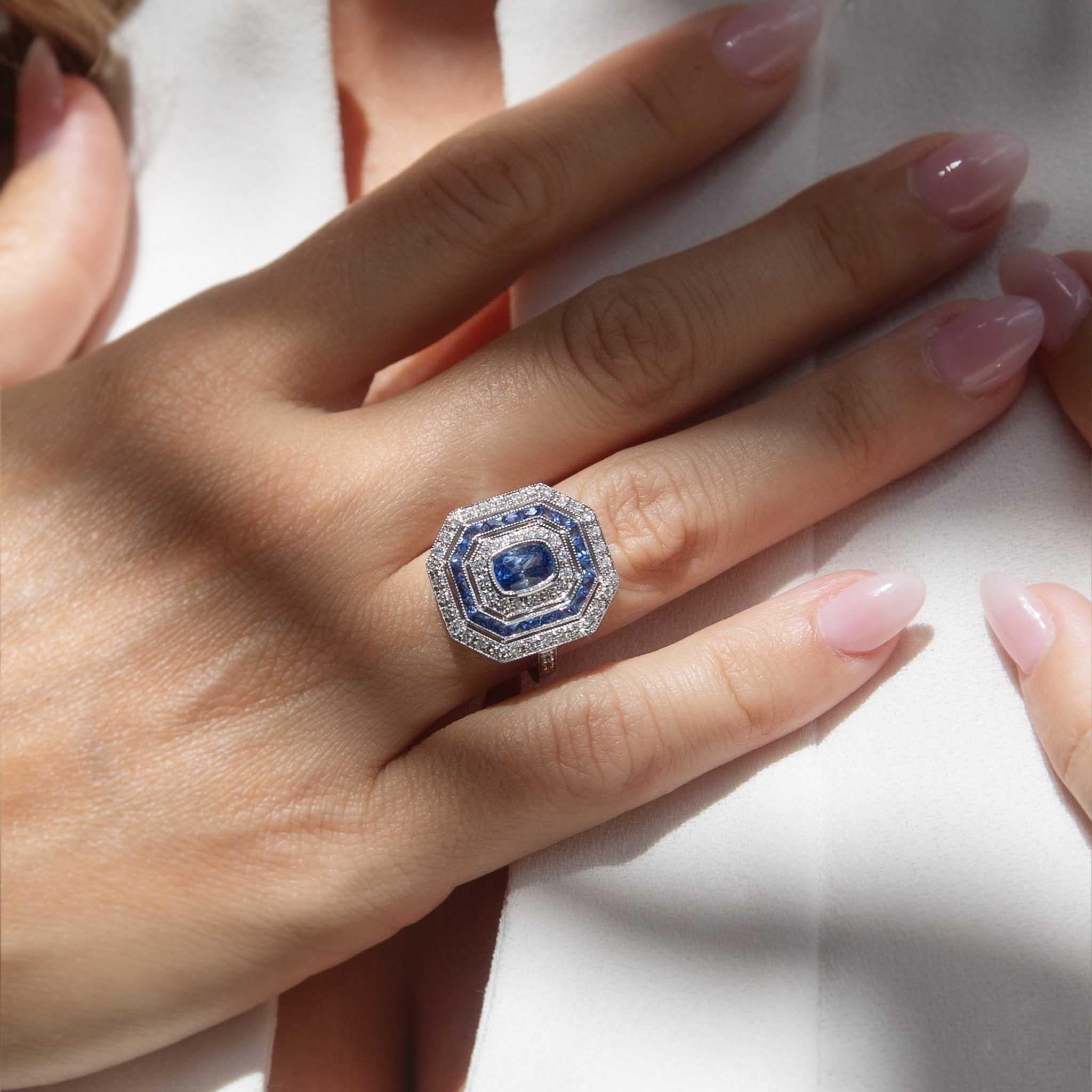 Contemporary 1.25 Carat Sapphire & Diamond Art Deco Style Ring 18ct White Gold For Sale 6