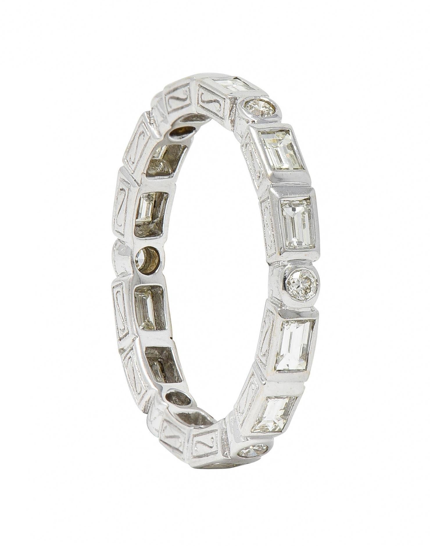 Anello di fidanzamento a eternità in oro 18 carati con diamante 1,26 CTW Contemporary in vendita 3