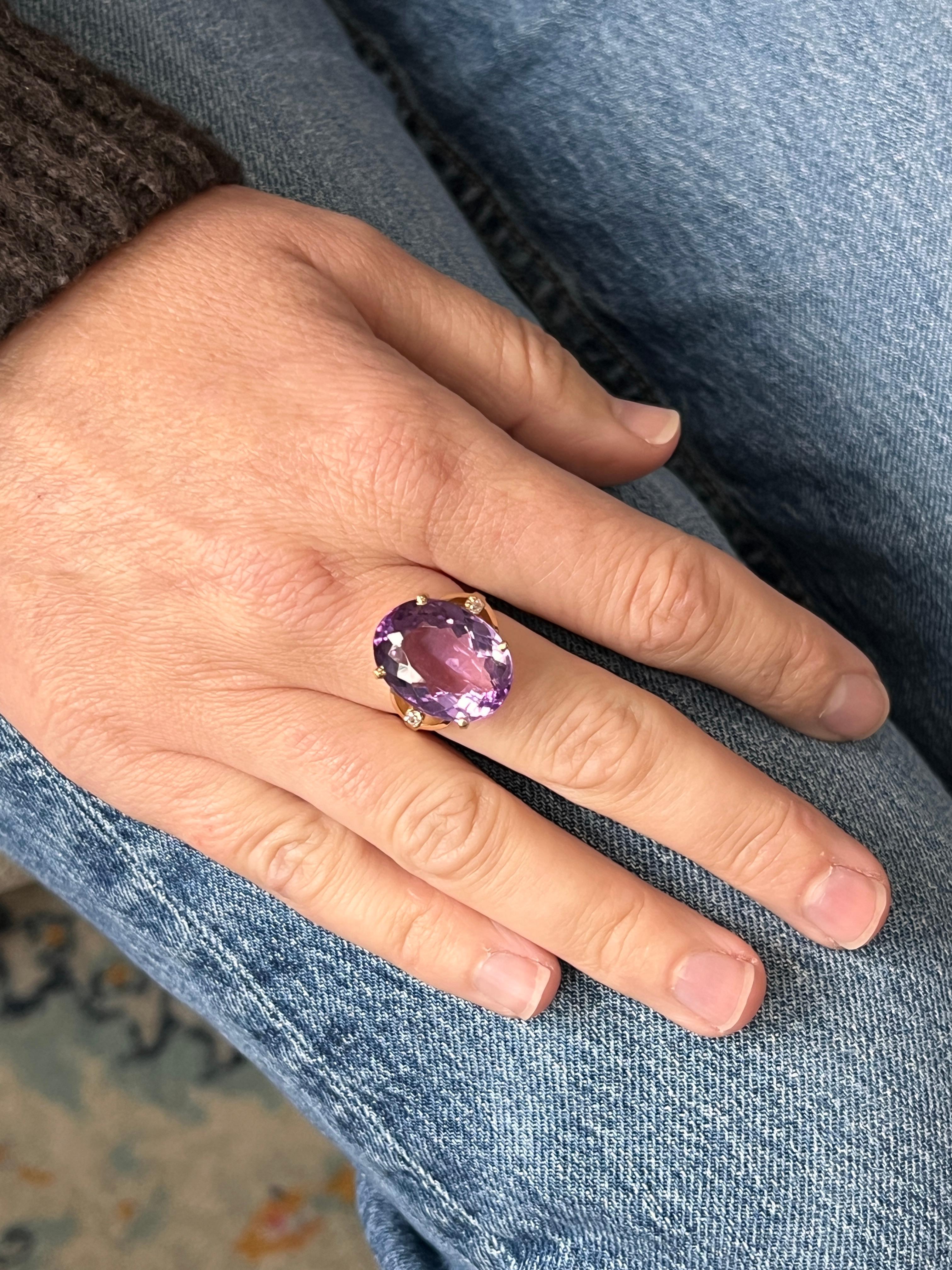 Zeitgenössischer Cocktailring mit 12,71 Karat Amethyst und Diamant aus 14k Gelbgold im Angebot 7