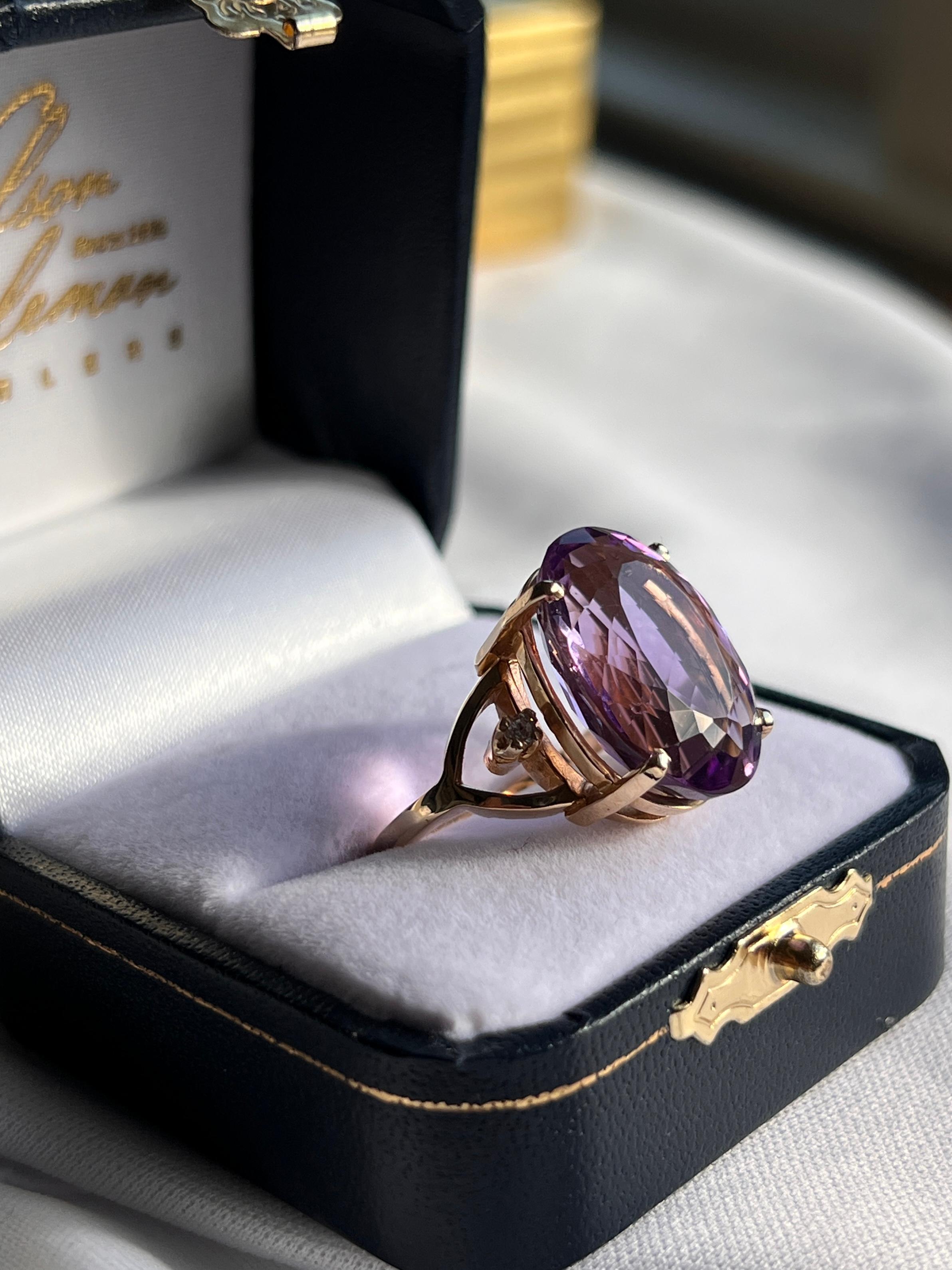Zeitgenössischer Cocktailring mit 12,71 Karat Amethyst und Diamant aus 14k Gelbgold im Zustand „Gut“ im Angebot in Towson, MD