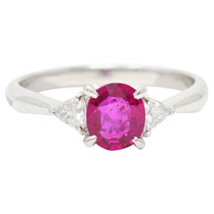 Contemporary 1.29 Carats Ruby Diamond Platinum Gemstone Ring