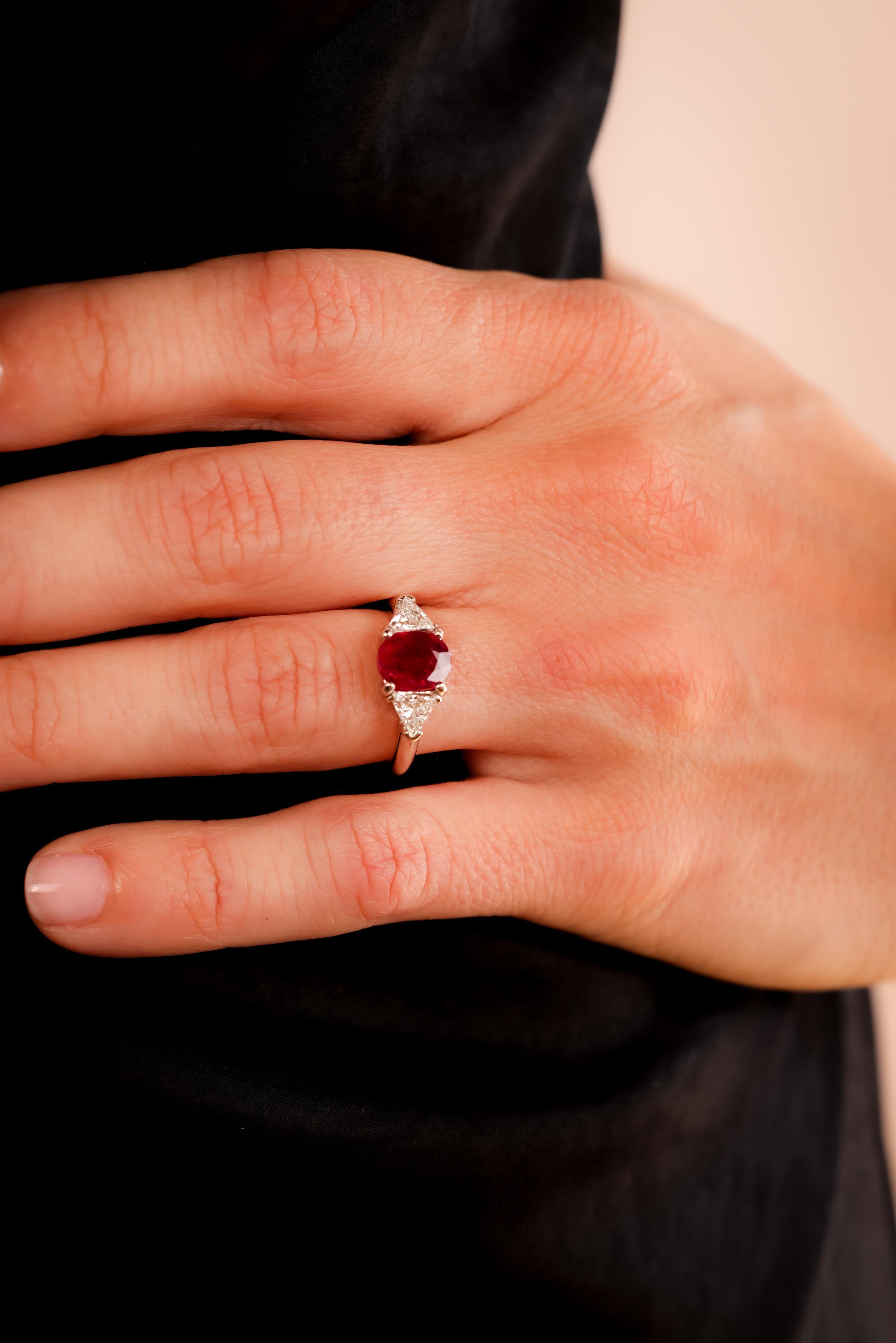 Contemporary 1.32 Carat Ruby Diamond Platinum Three Stone Ring For Sale ...