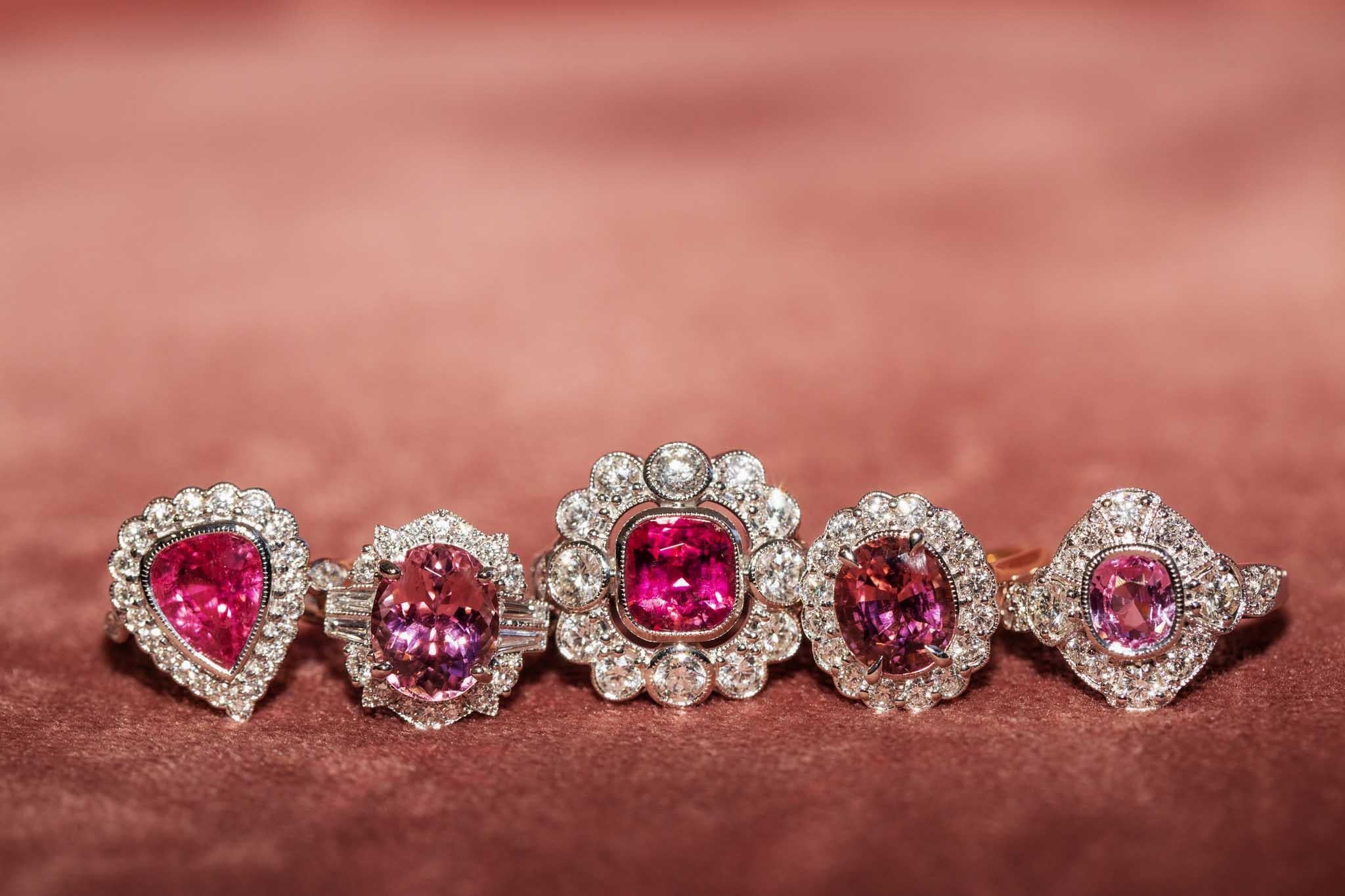 Contemporary 1,37ct Pink Sapphire & Diamant Ring 18ct Weißgold 6