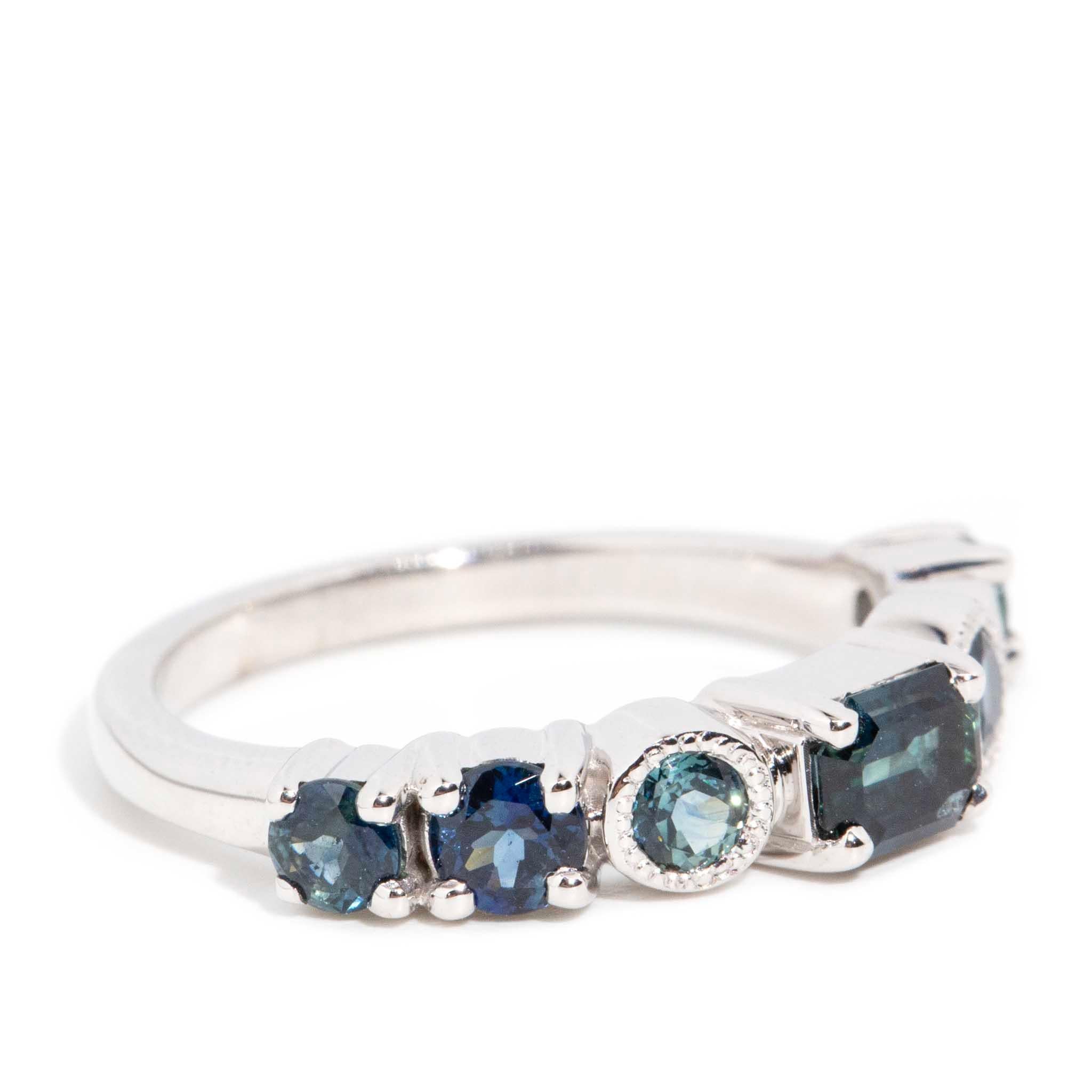 Oval Cut Contemporary 1.38 Carat Teal & Blue Sapphire & Diamond 18 Carat White Gold Ring For Sale